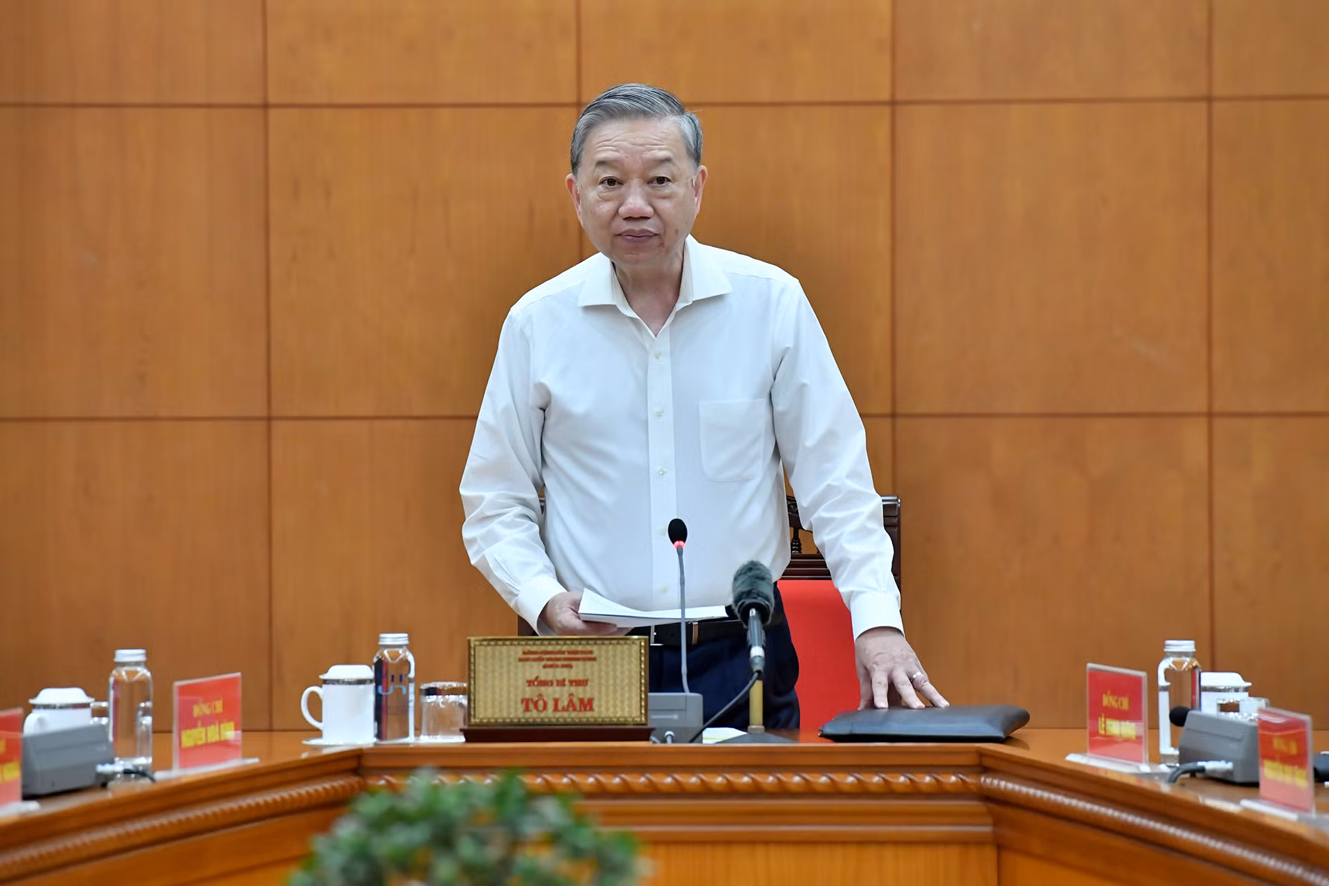 Tổng Bí thư Tô Lâm phát biểu chỉ đạo cuộc họp. Tổng Bí thư Tô Lâm phát biểu chỉ đạo cuộc họp.
