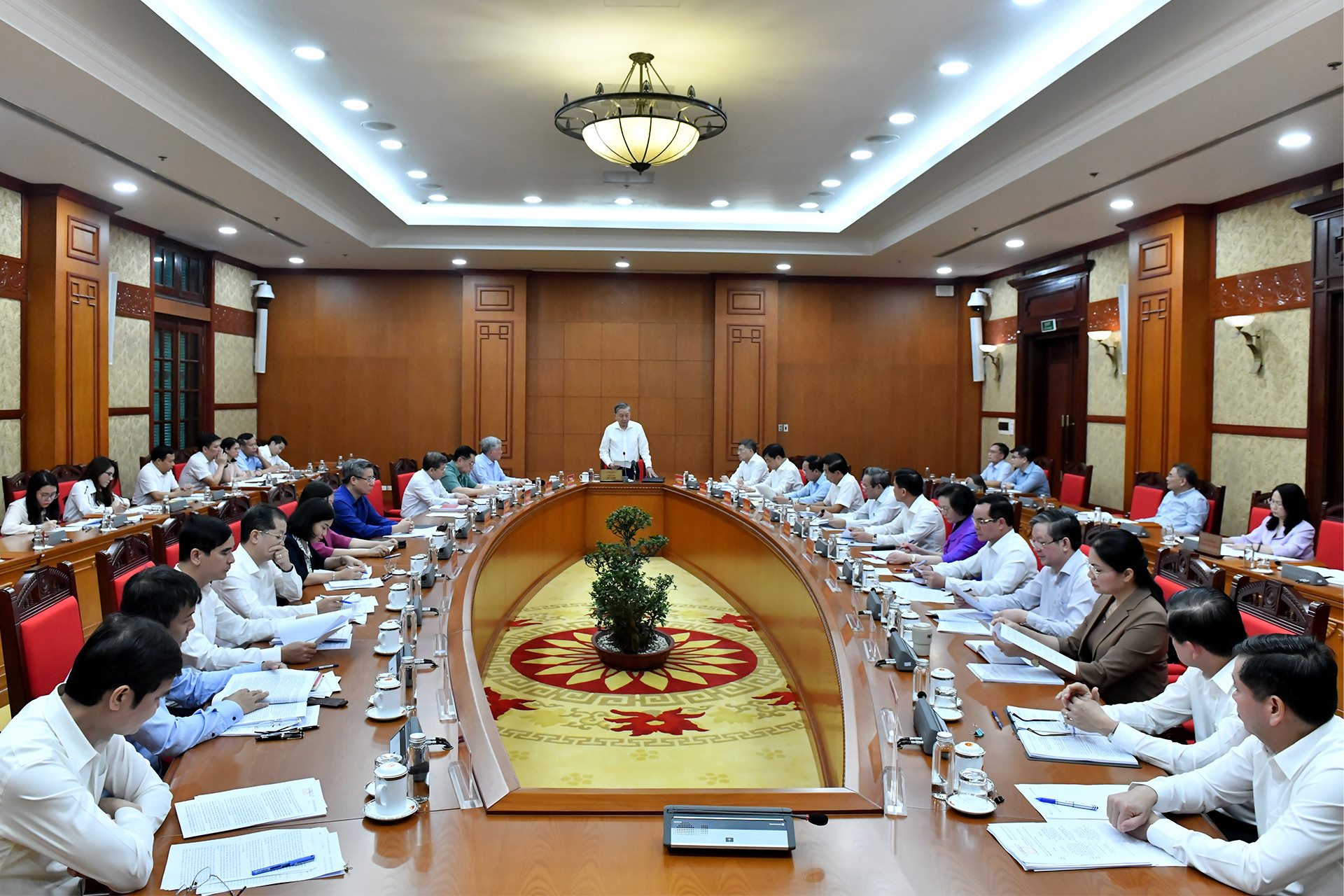 Quang cảnh cuộc họp tại Trụ sở Trung ương Đảng.