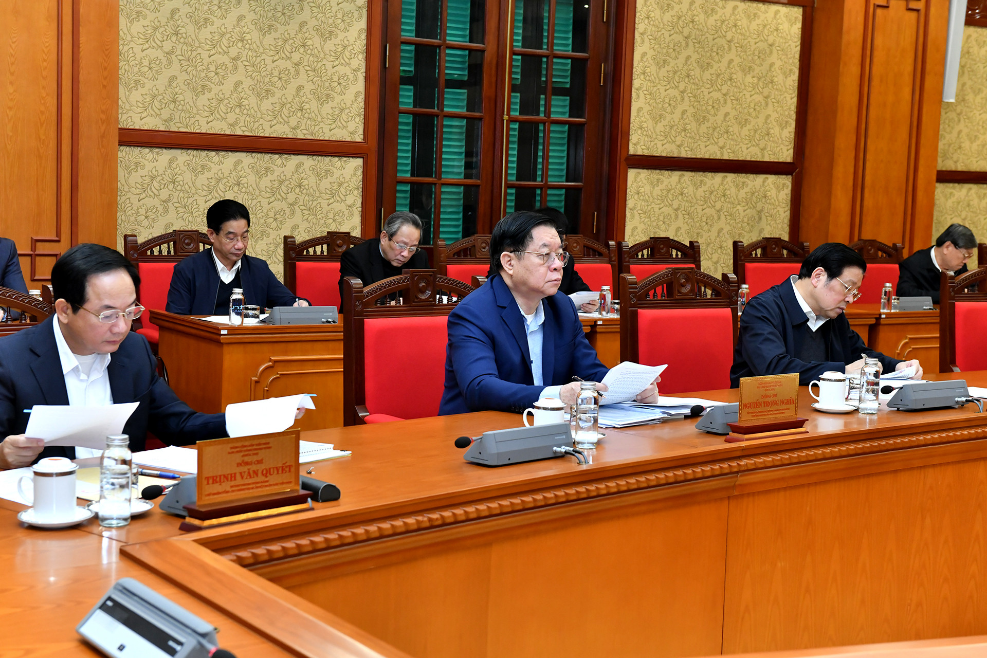 Các đồng chí lãnh đạo Đảng, Nhà nước và các đại biểu tham dự hội nghị.