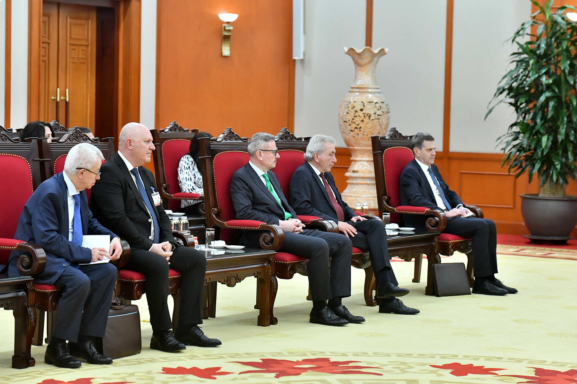 Các đại biểu Bulgaria tham dự buổi tiếp.