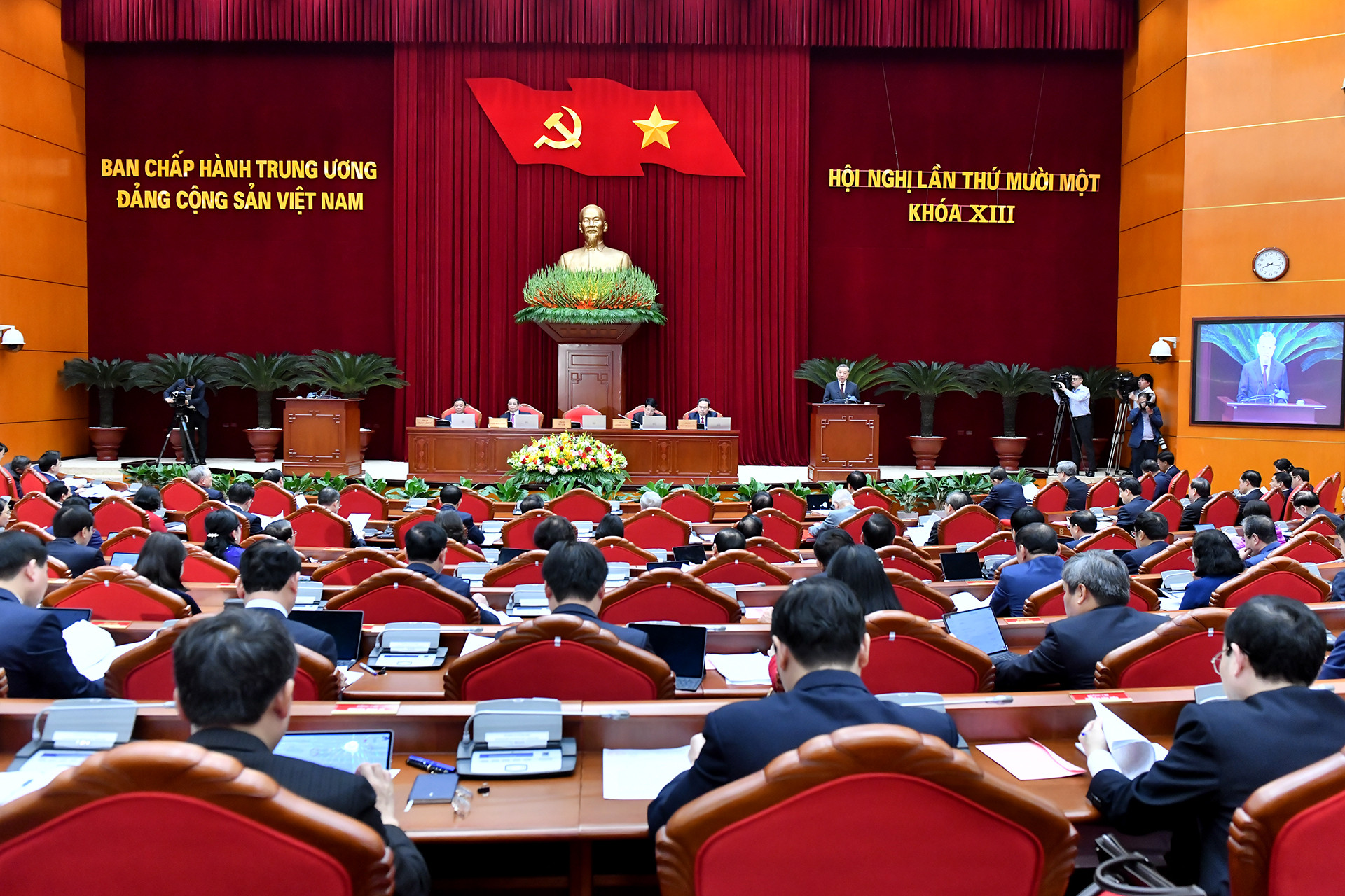 Hội nghị lần thứ 11 Ban Chấp hành Trung ương Đảng Cộng sản Việt Nam khóa XIII đã khai mạc trọng thể tại Thủ đô Hà Nội.