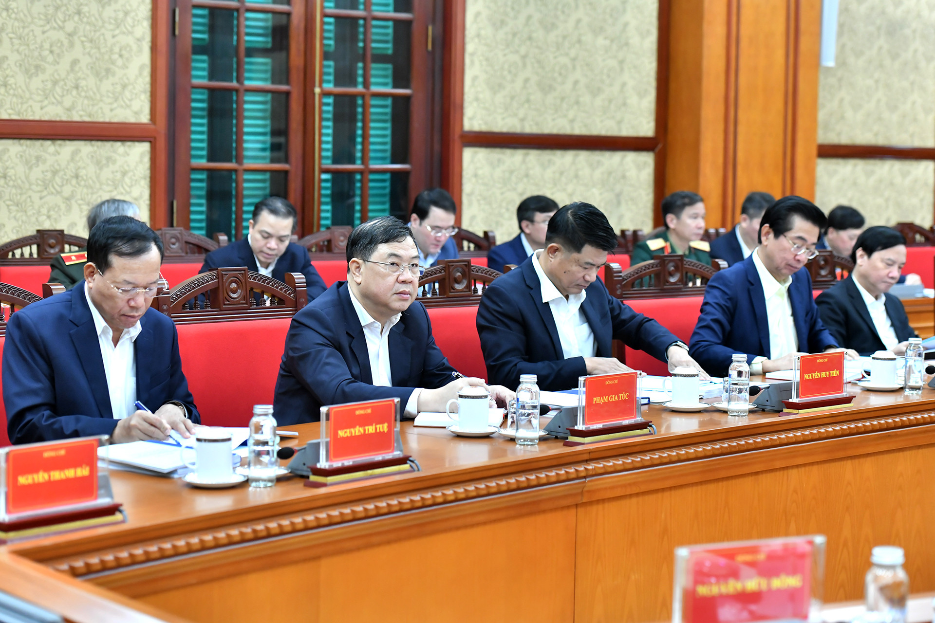 Các đại biểu tham dự phiên họp.