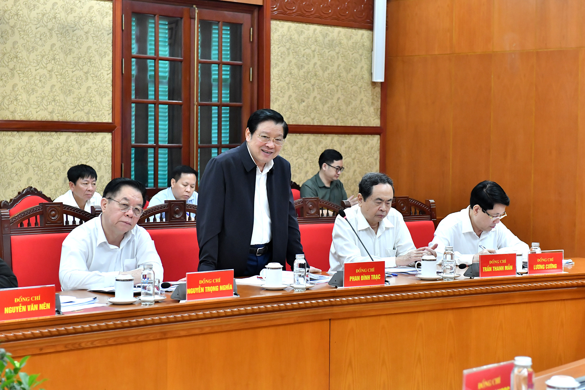 Đồng chí Phan Đình Trạc, Ủy viên Bộ Chính trị, Bí thư Trung ương Đảng, Trưởng Ban Nội chính Trung ương phát biểu tại phiên họp. Đồng chí Phan Đình Trạc, Ủy viên Bộ Chính trị, Bí thư Trung ương Đảng, Trưởng Ban Nội chính Trung ương phát biểu tại phiên họp.