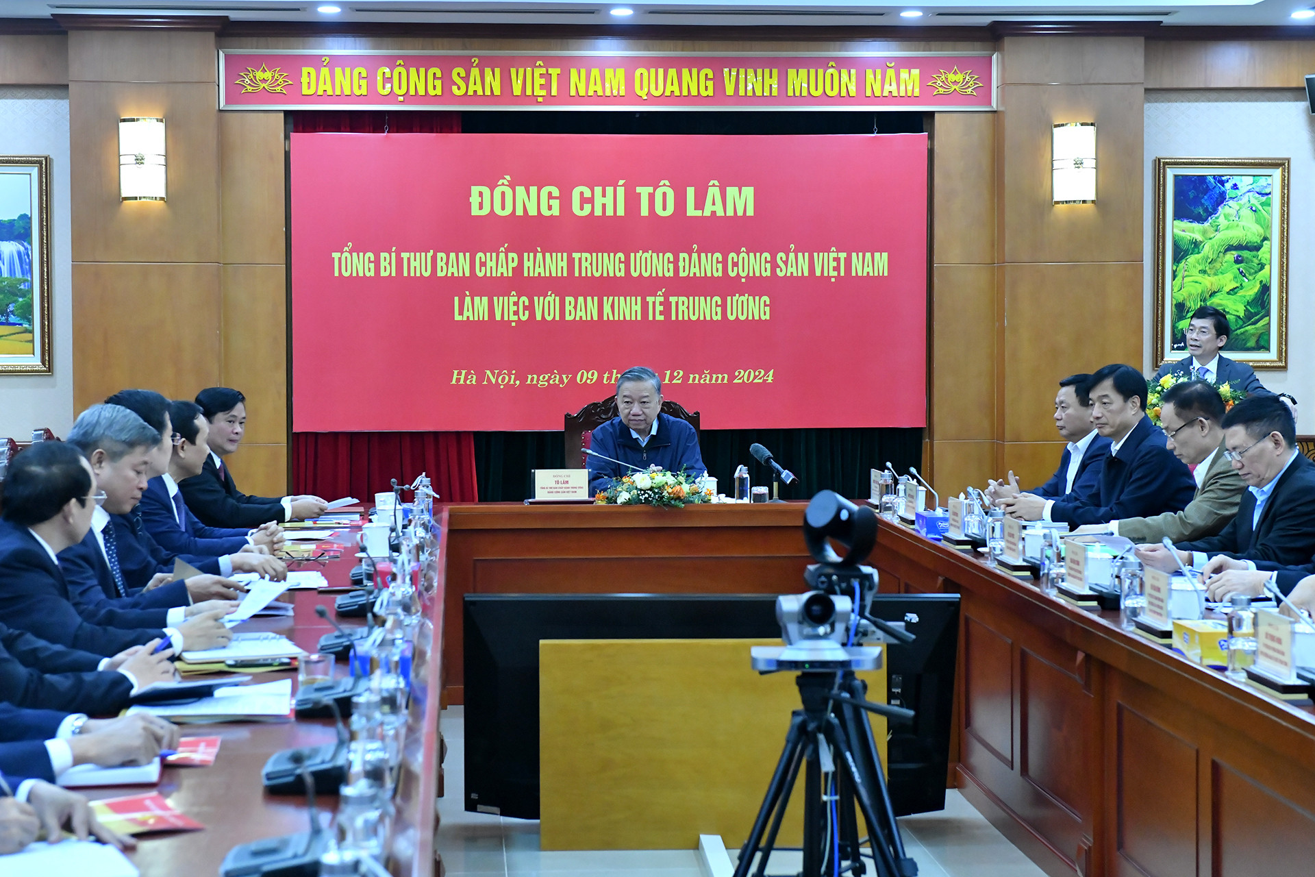 Tổng Bí thư Tô Lâm chủ trì buổi làm việc với Ban Kinh tế Trung ương.