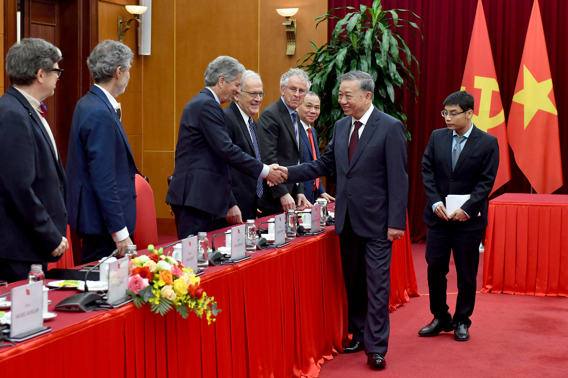 Tổng Bí thư Tô Lâm tiếp Nhóm các chuyên gia, nhà khoa học tham dự Lễ trao giải thưởng VinFuture lần thứ 4.