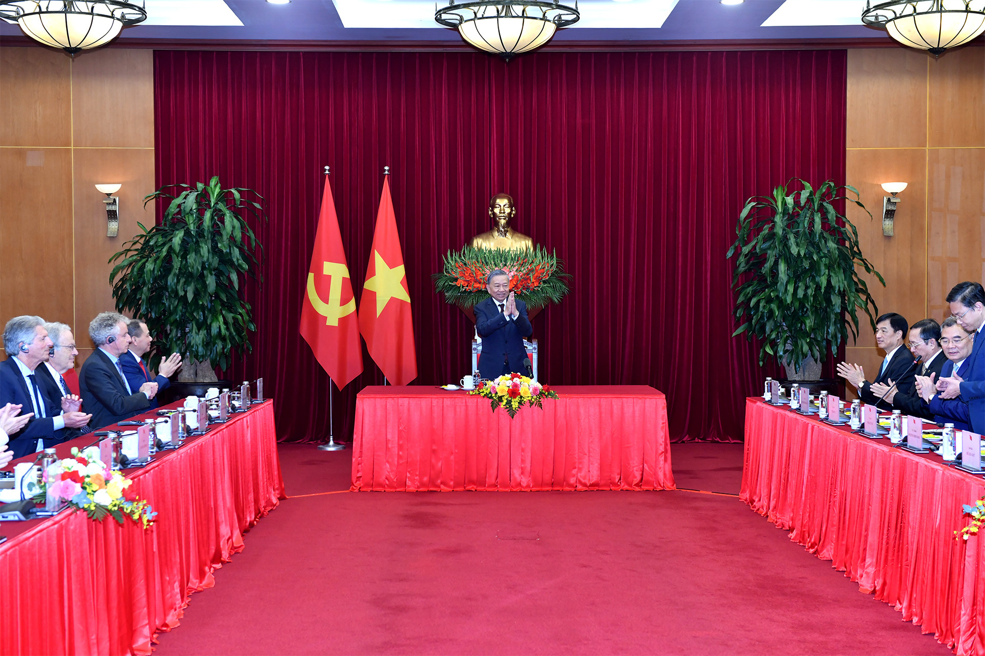 Tổng Bí thư Tô Lâm tiếp Nhóm các chuyên gia, nhà khoa học tham dự Lễ trao giải thưởng VinFuture lần thứ 4.