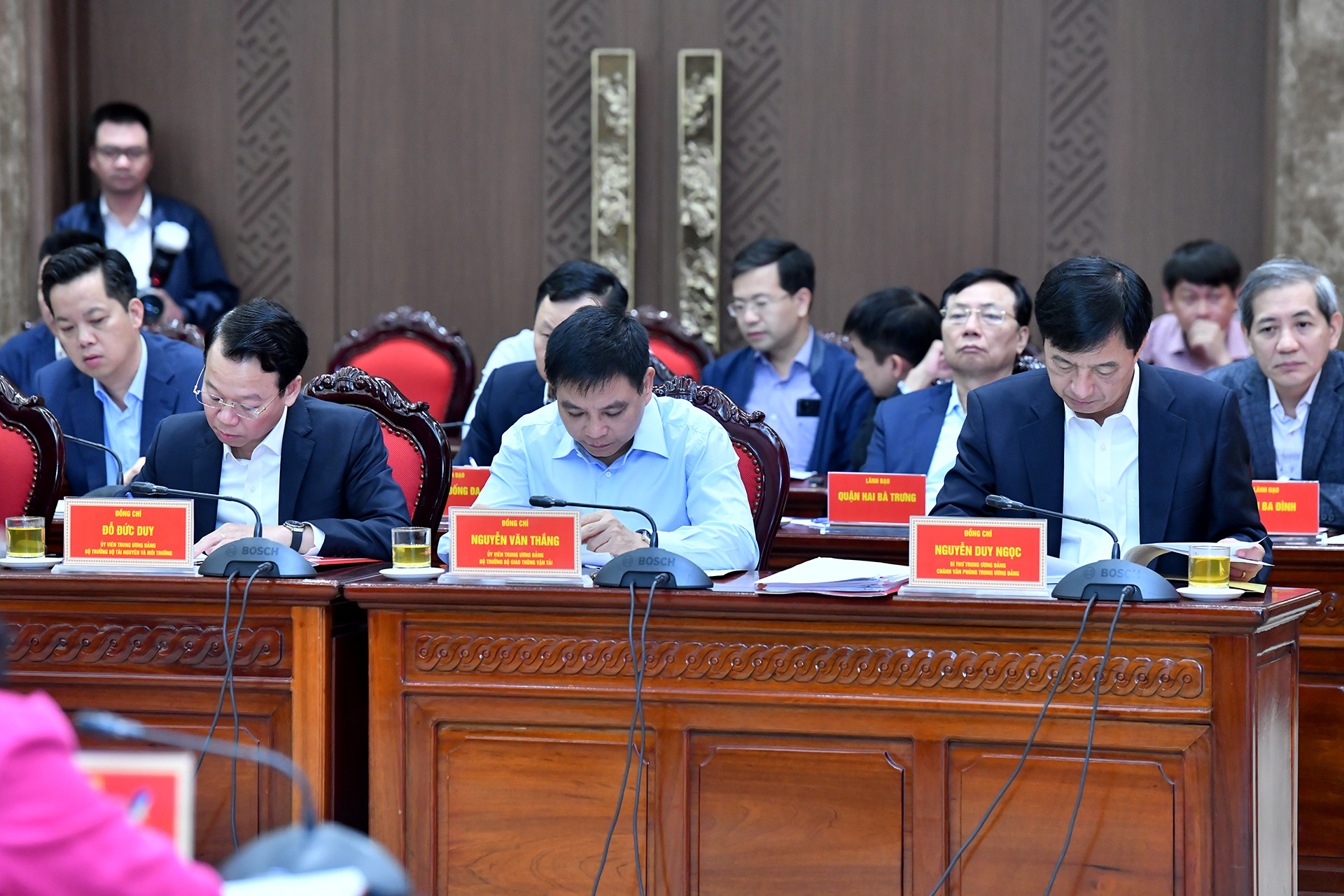 Các đại biểu tham dự buổi làm việc.