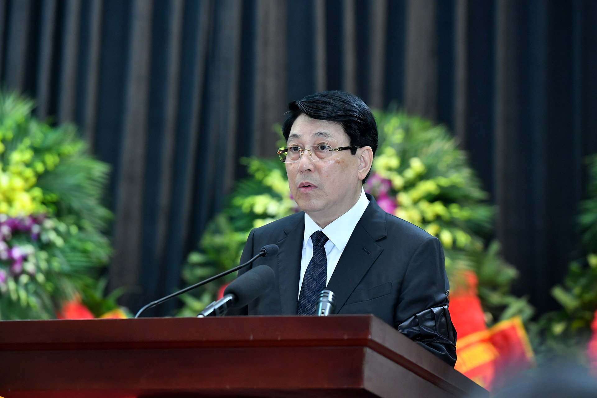 Ủy viên Bộ Chính trị, Chủ tịch nước Lương Cường, Trưởng Ban Lễ tang đọc Lời điếu.