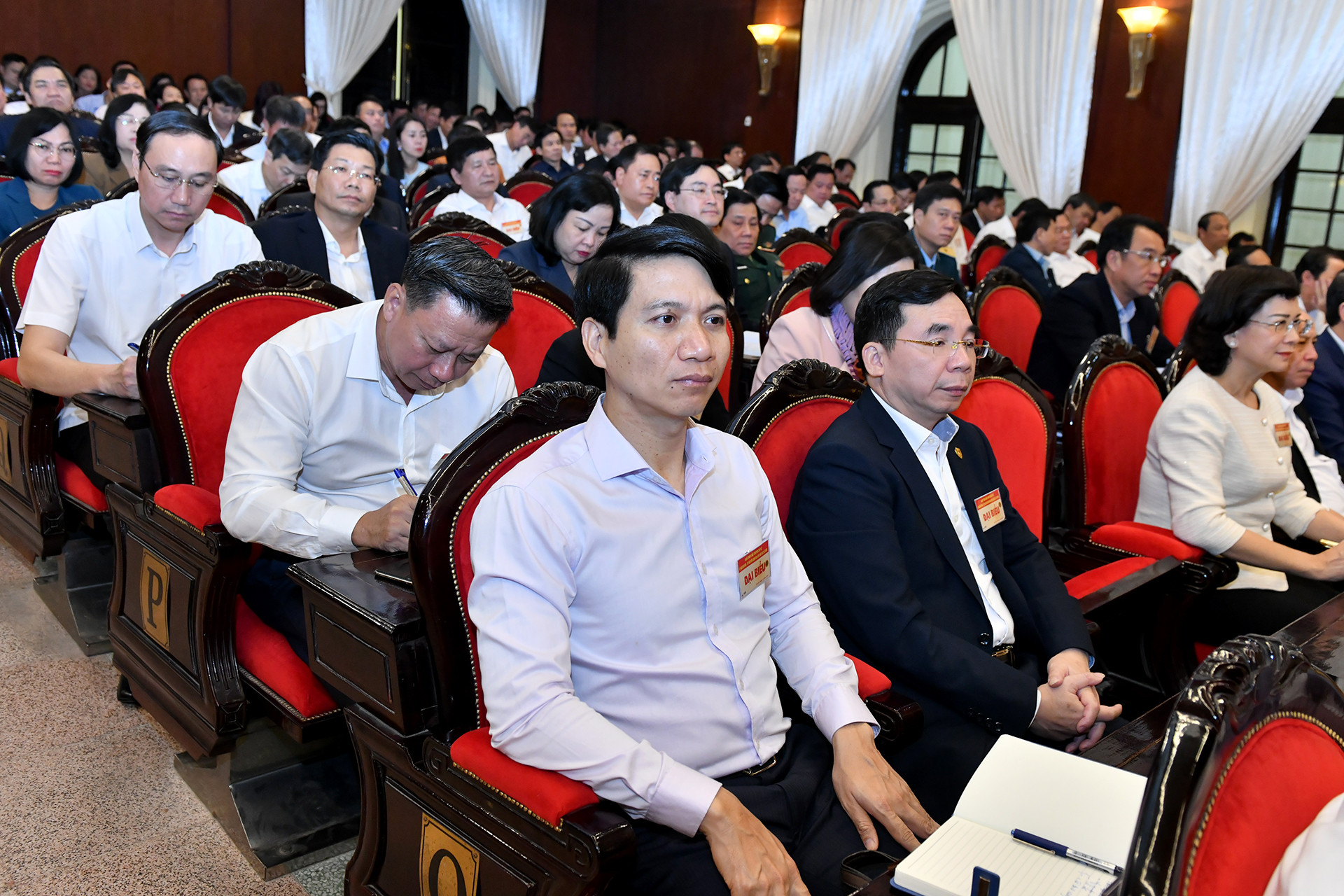 Các đại biểu tham dự buổi trao đổi.