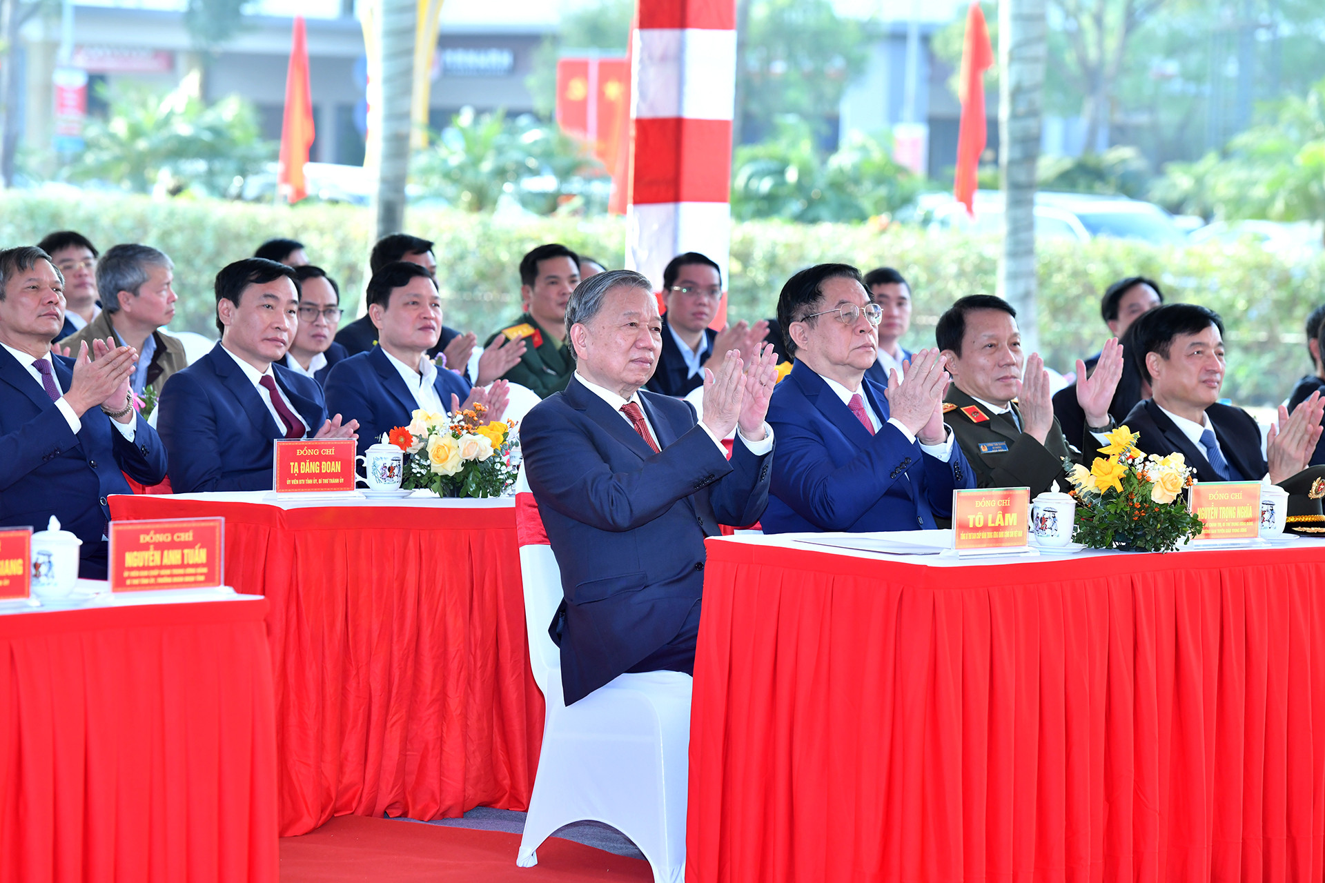 Tổng Bí thư Tô Lâm và các đại biểu dự Lễ khởi công xây dựng Đền thờ Bác Hồ và công viên Văn Miếu tại thành phố Bắc Ninh.