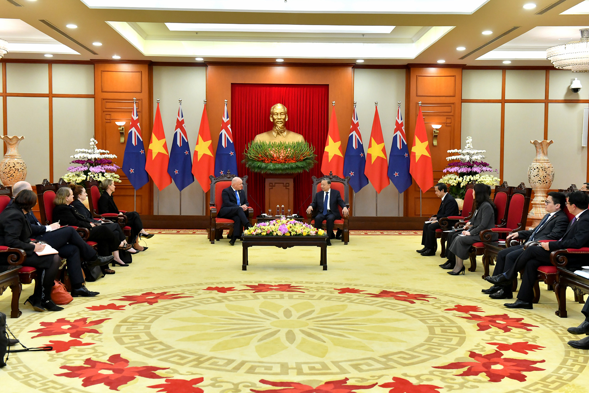Quang cảnh buổi tiếp Thủ tướng New Zealand Christopher Luxon tại Trụ sở Trung ương Đảng.