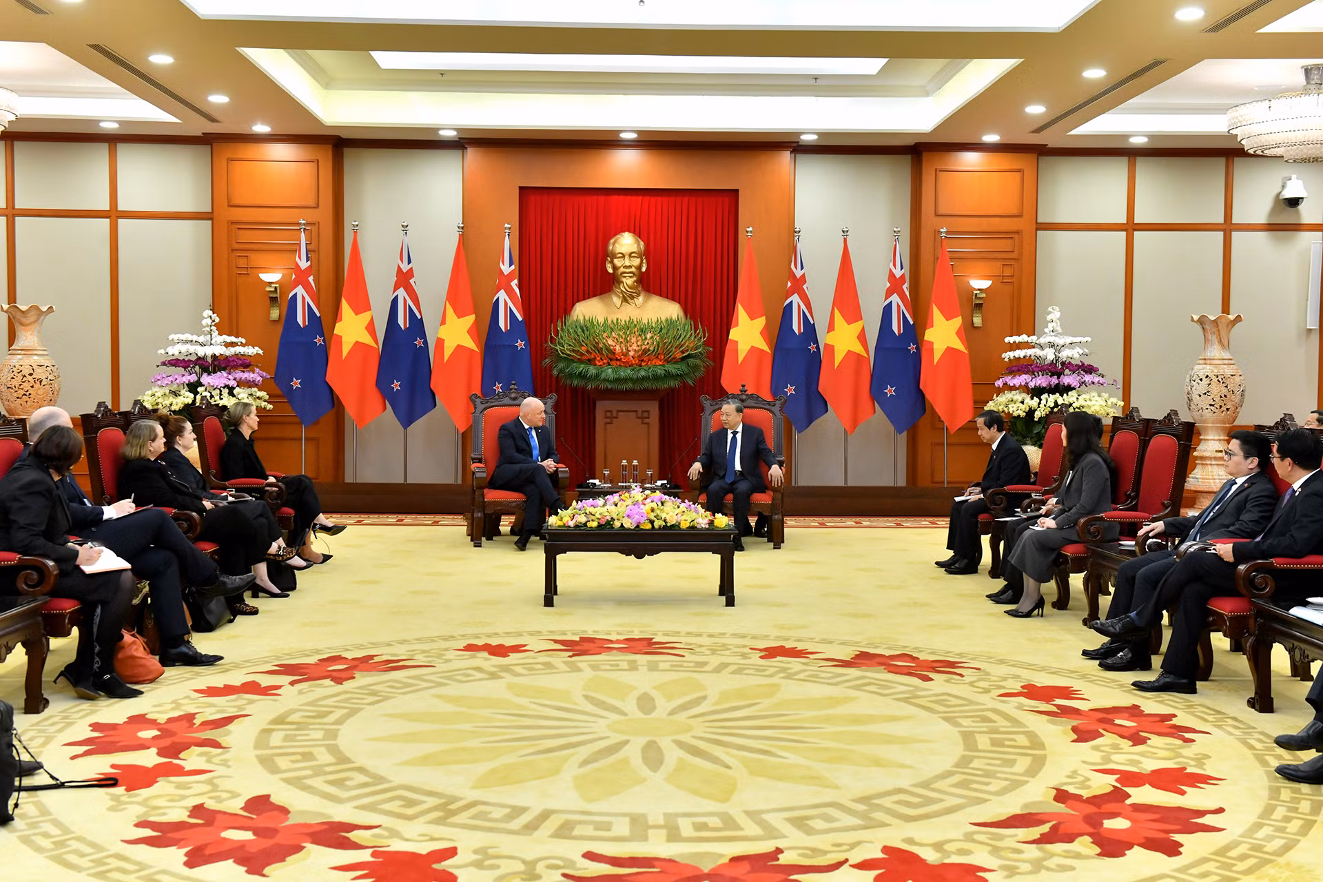 Quang cảnh buổi tiếp Thủ tướng New Zealand Christopher Luxon tại Trụ sở Trung ương Đảng.