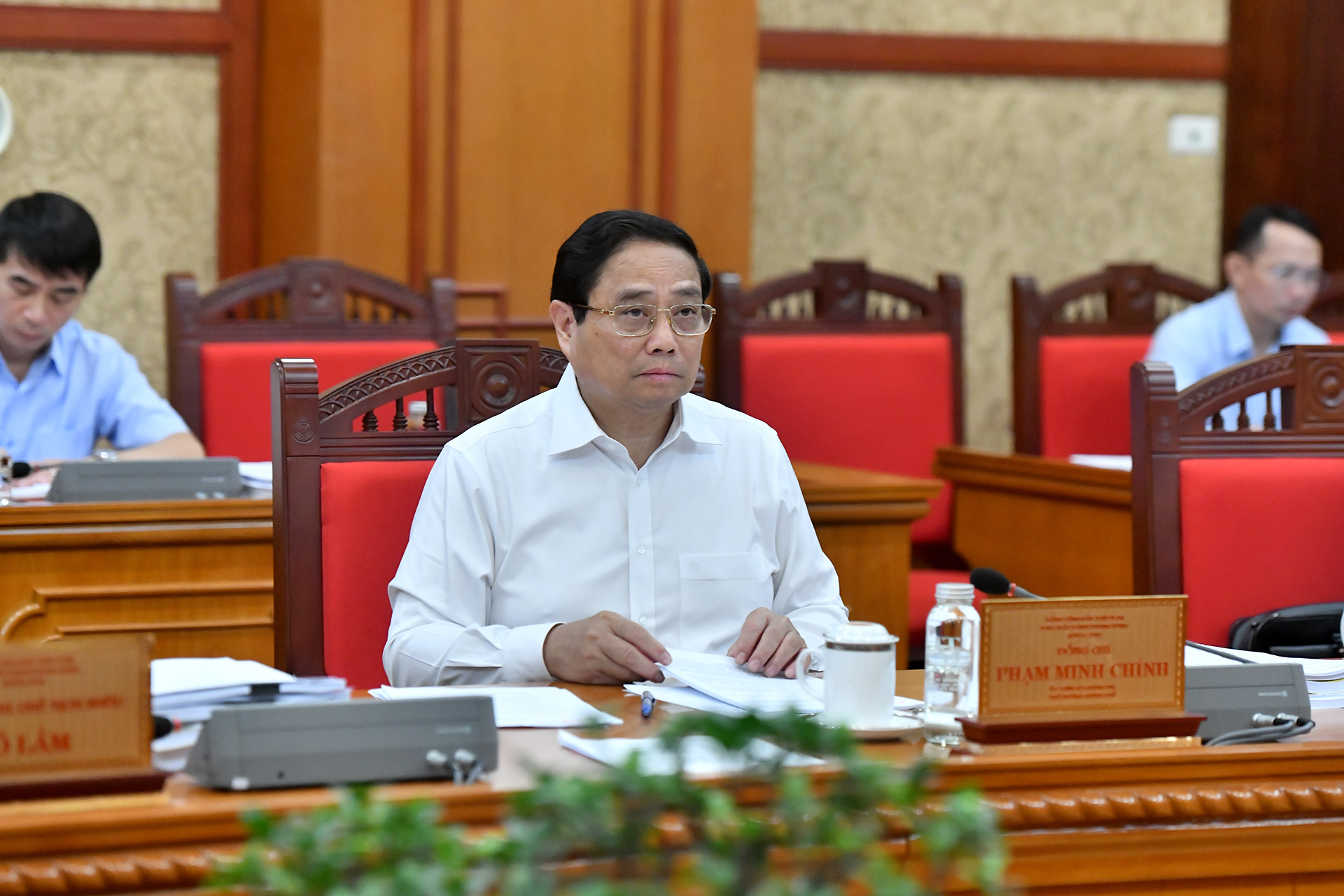 Thủ tướng Phạm Minh Chính tham dự cuộc họp.