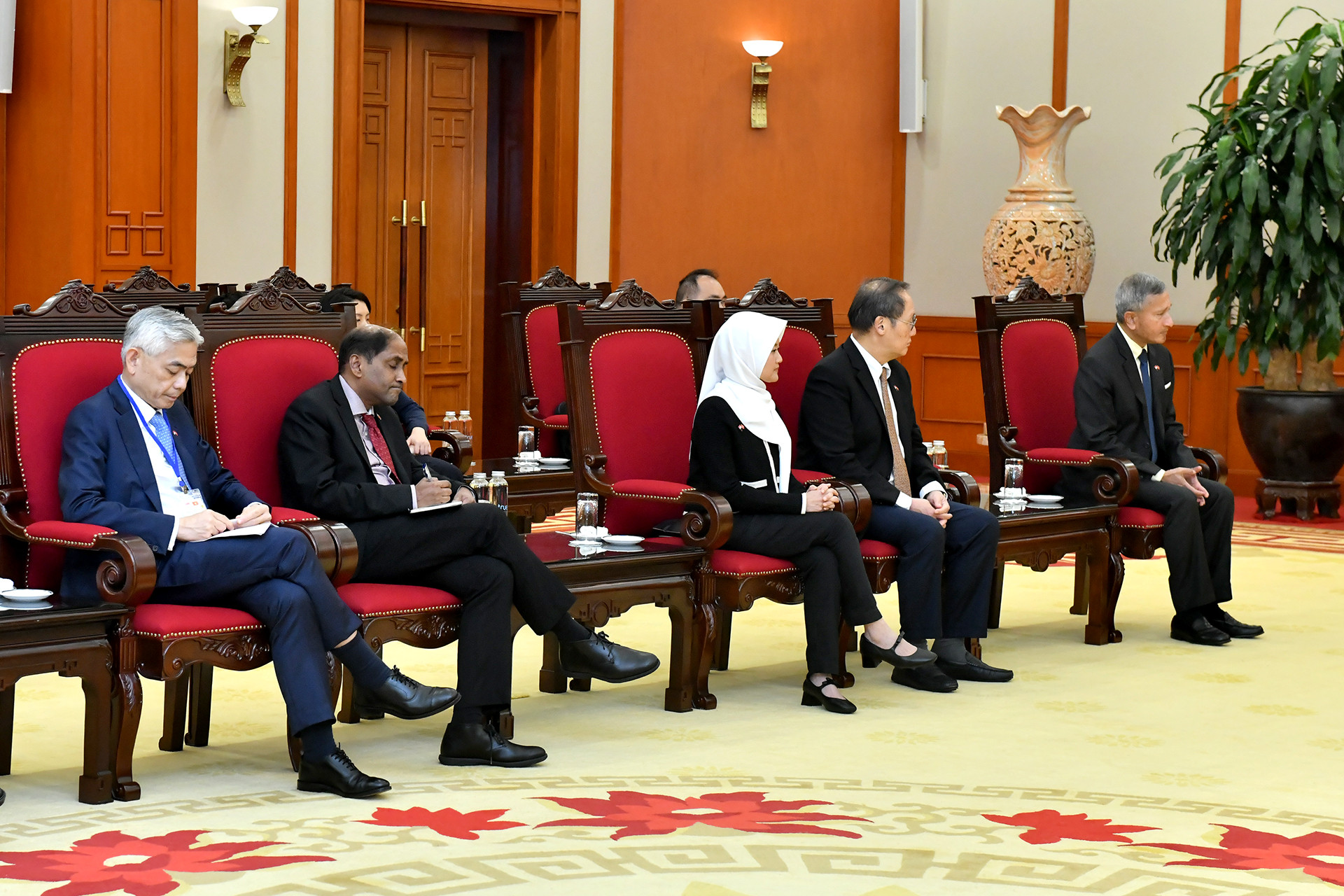 Các đại biểu Cộng hòa Singapore tại buổi tiếp.