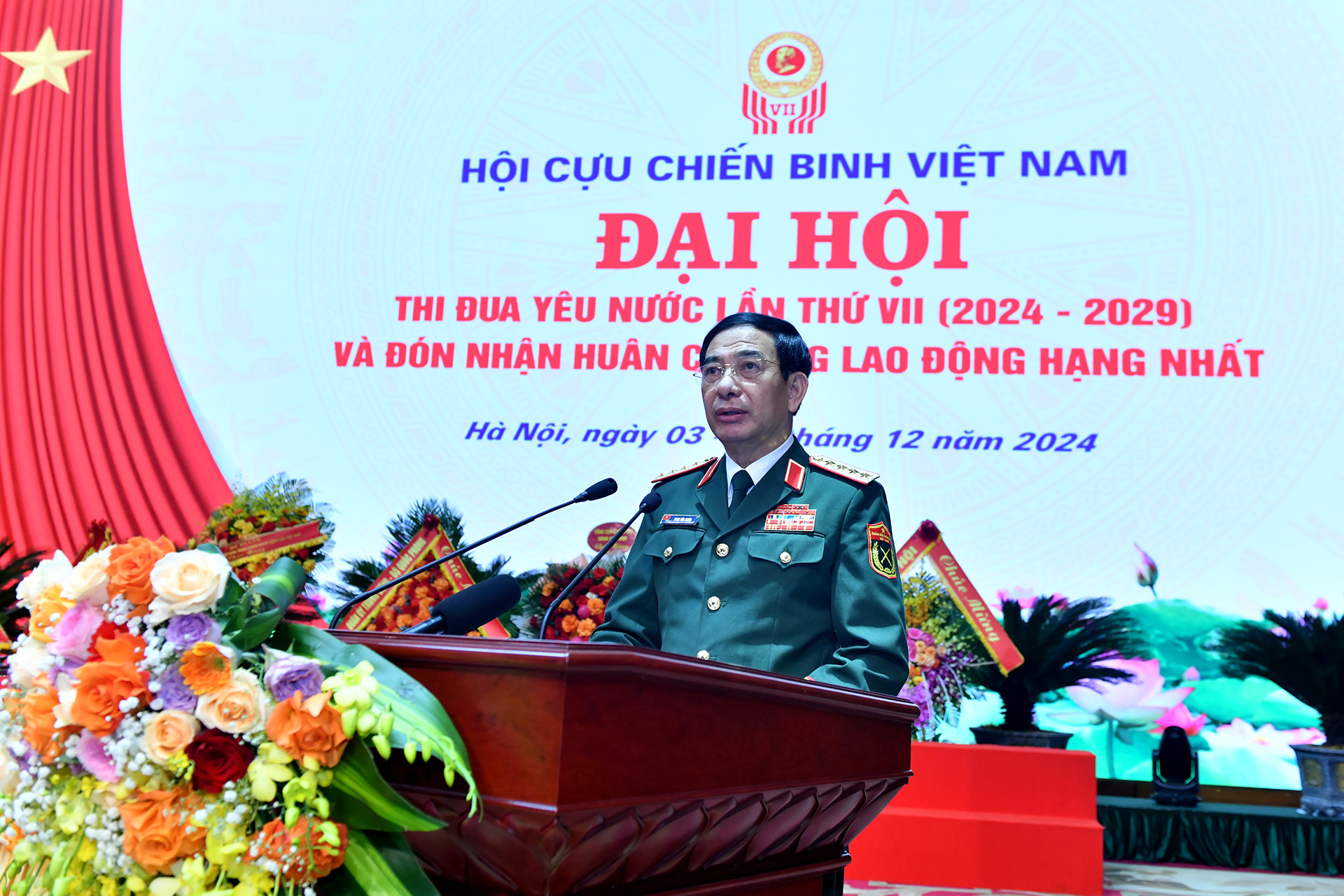 Đồng chí Phan Văn Giang, Ủy viên Bộ Chính trị, Phó Bí thư Quân Ủy Trung ương, Bộ trưởng Quốc phòng phát biểu tại Đại hội.