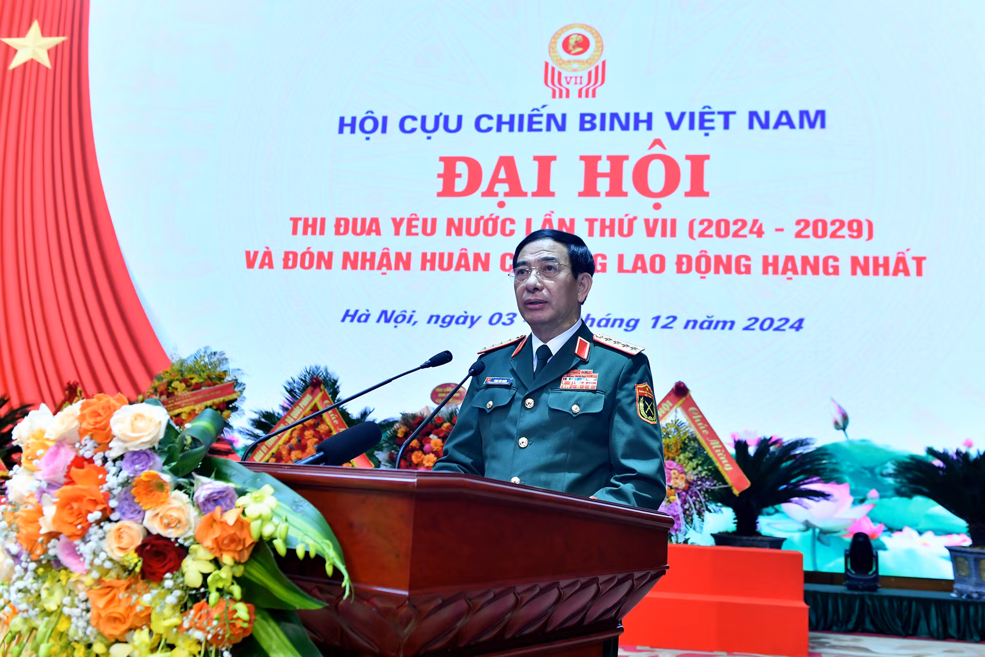 Đồng chí Phan Văn Giang, Ủy viên Bộ Chính trị, Phó Bí thư Quân Ủy Trung ương, Bộ trưởng Quốc phòng phát biểu tại Đại hội.