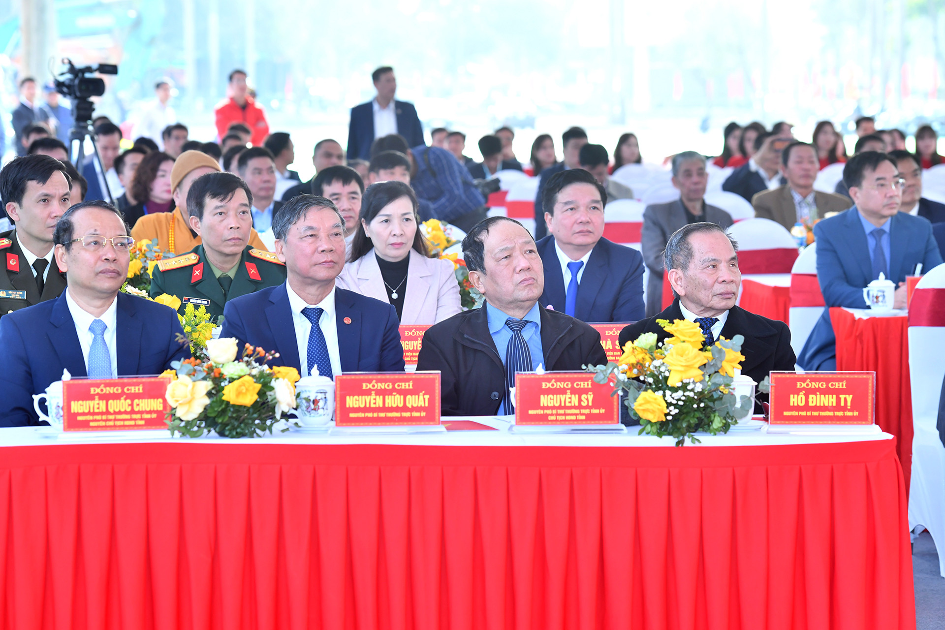 Các đại biểu dự Lễ khởi công xây dựng Đền thờ Bác Hồ và công viên Văn Miếu.