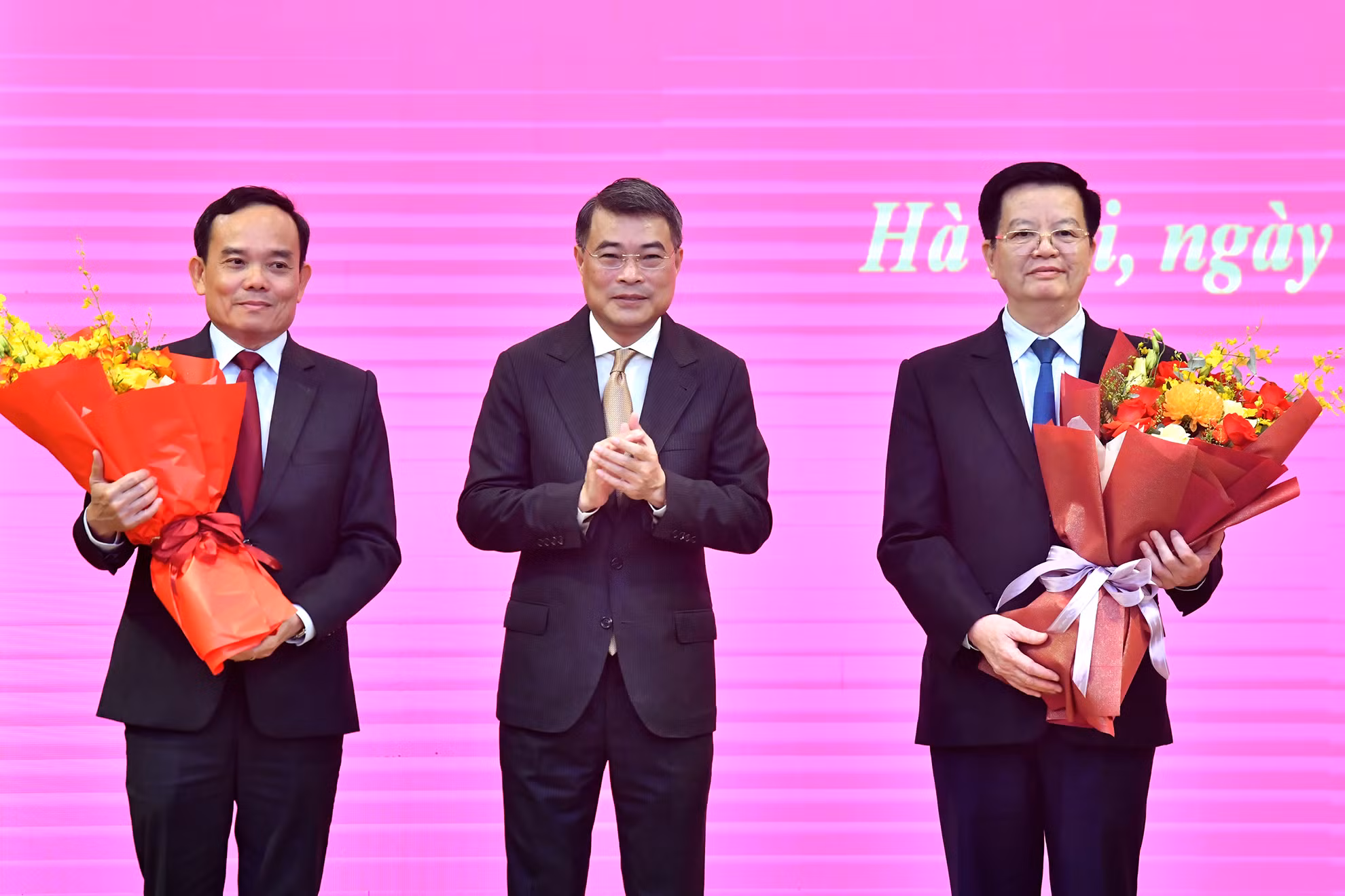 [Ảnh] Lễ công bố Quyết định phân công các Ủy viên Trung ương giữ chức Trưởng Ban Kinh tế Trung ương và Trưởng Ban Dân vận Trung ương ảnh 5