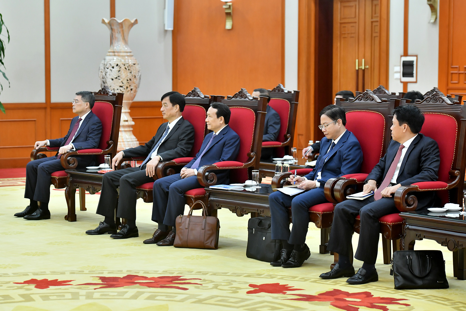 Các đại biểu Việt Nam tham dự buổi tiếp.