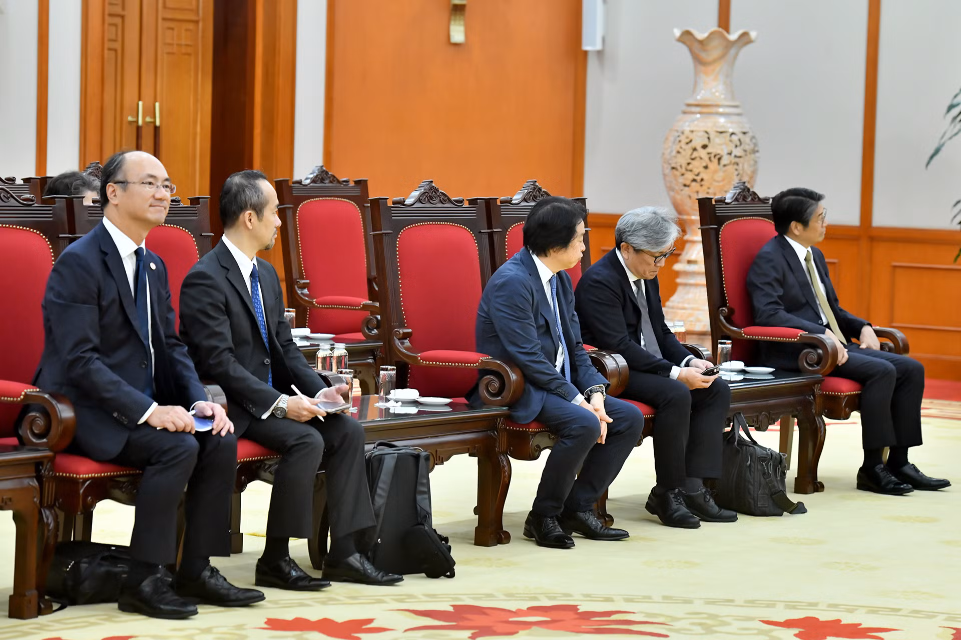 Các đại biểu Nhật Bản tham dự buổi tiếp.