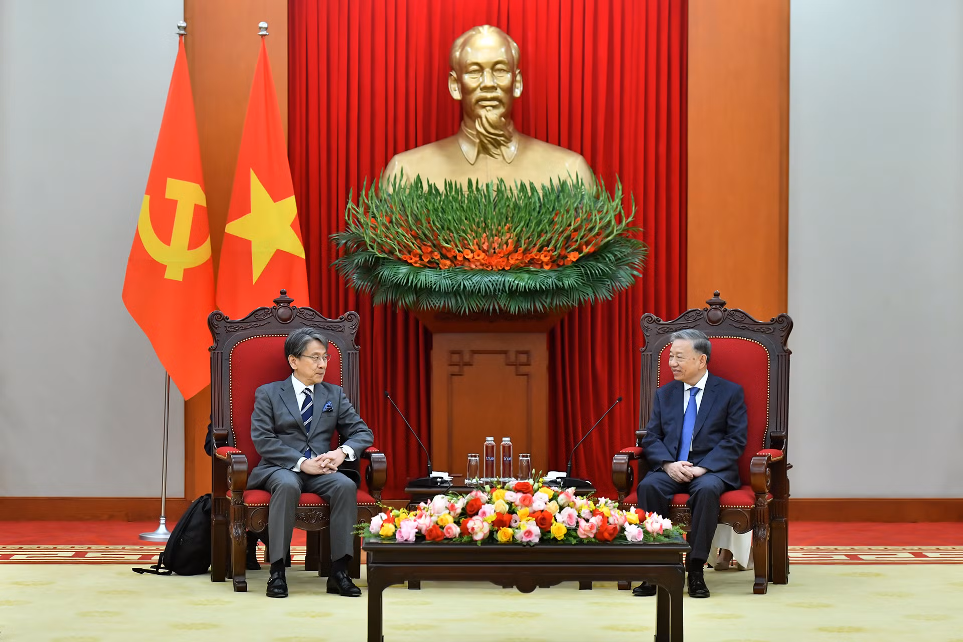 Tổng Bí thư Tô Lâm tiếp ông Maeda Tadashi, Chủ tịch Hội đồng quản trị Ngân hàng hợp tác quốc tế Nhật Bản.