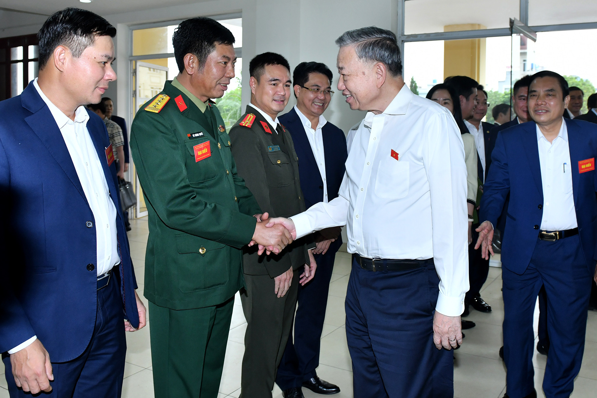 Tổng Bí thư Tô Lâm với các đại biểu và cử tri tỉnh Hưng Yên.