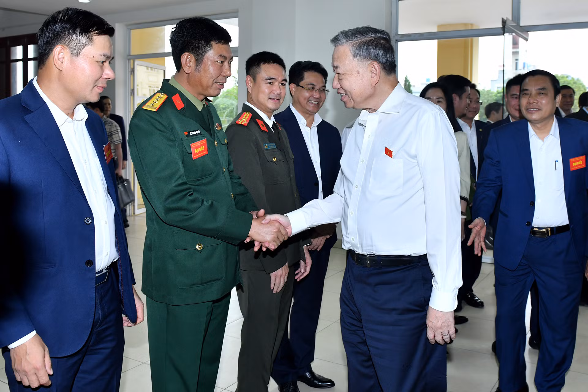 Tổng Bí thư Tô Lâm với các đại biểu và cử tri tỉnh Hưng Yên.