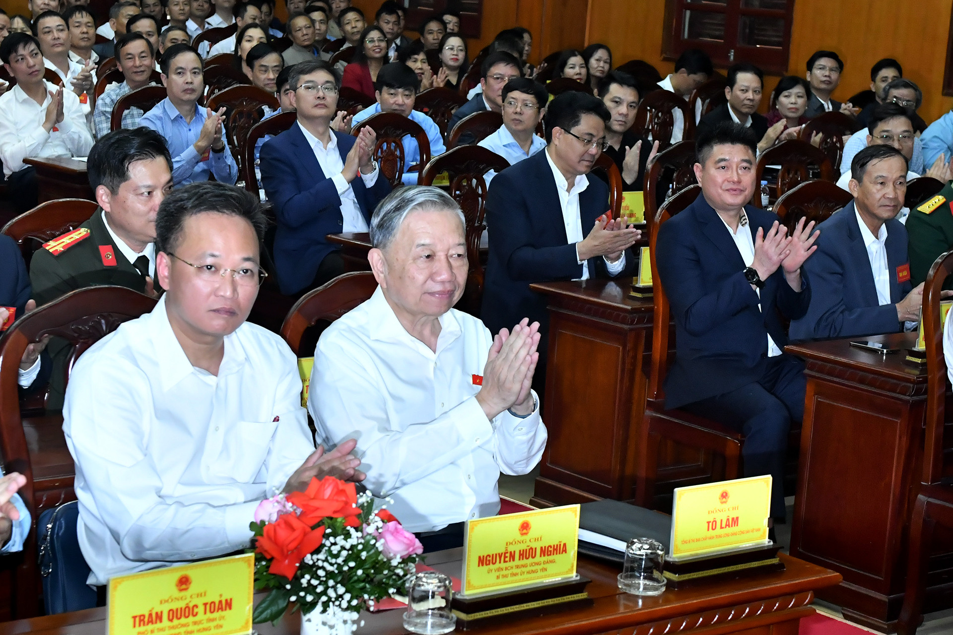 Tổng Bí thư Tô Lâm và các đại biểu dự hội nghị tiếp xúc cử tri tỉnh Hưng Yên.