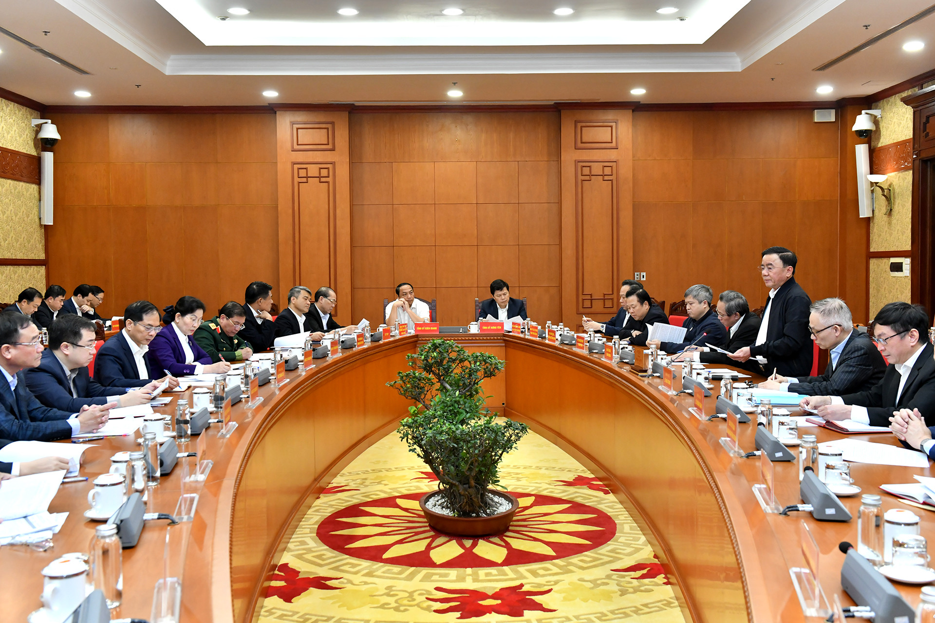 Đồng chí Trần Cẩm Tú, Ủy viên Bộ Chính trị, Thường trực Ban Bí thư chủ trì hội nghị triển khai Chương trình làm việc của Bộ Chính trị, Ban Bí thư năm 2025.