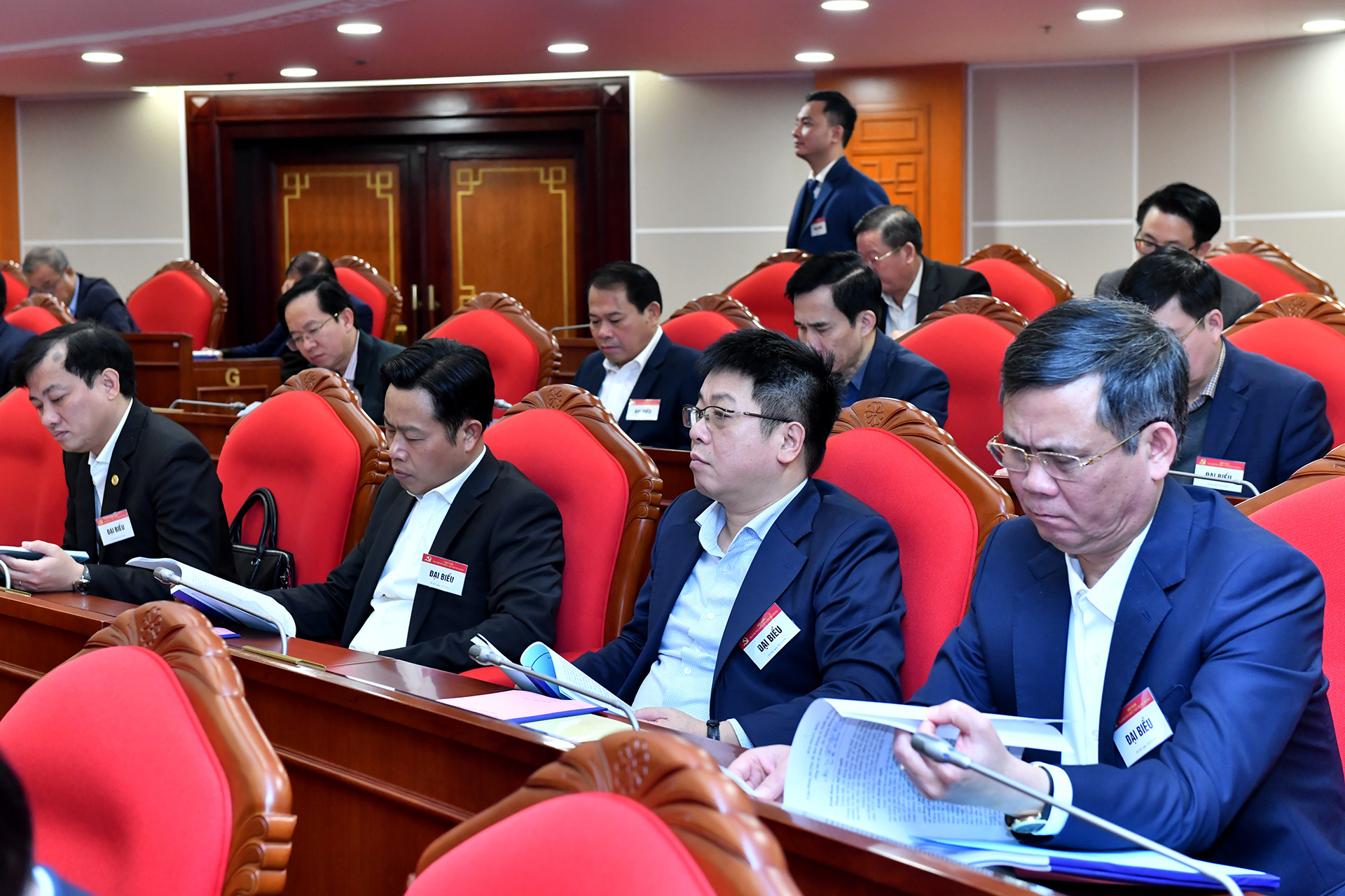 Các đại biểu tham dự hội nghị.