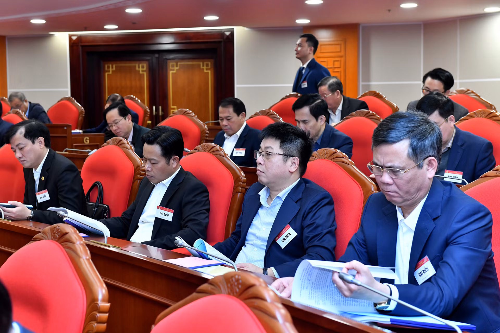 Các đại biểu tham dự hội nghị.