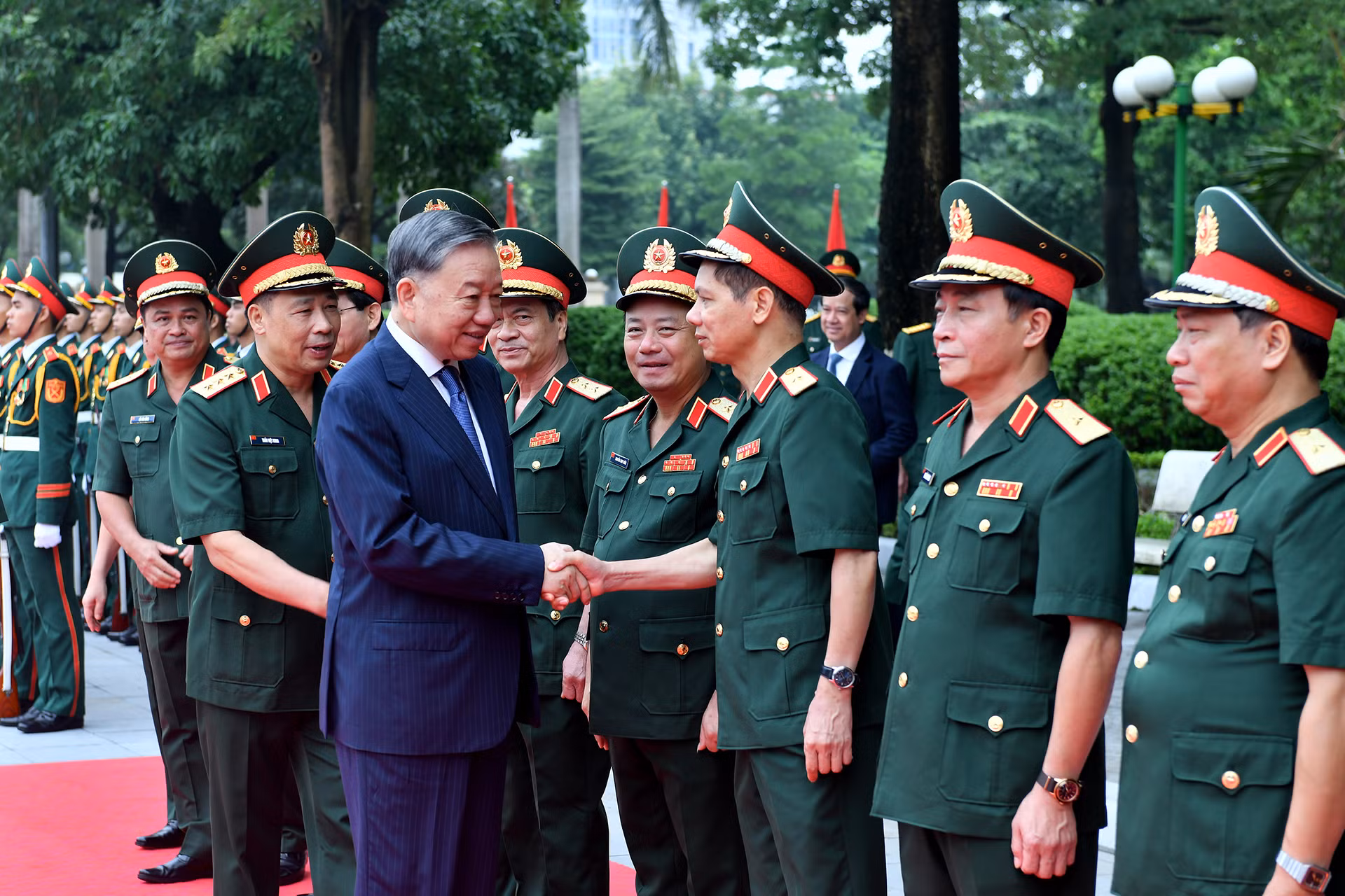 Tổng Bí thư, Chủ tịch nước Tô Lâm với cán bộ, giảng viên Học viện Quốc phòng.