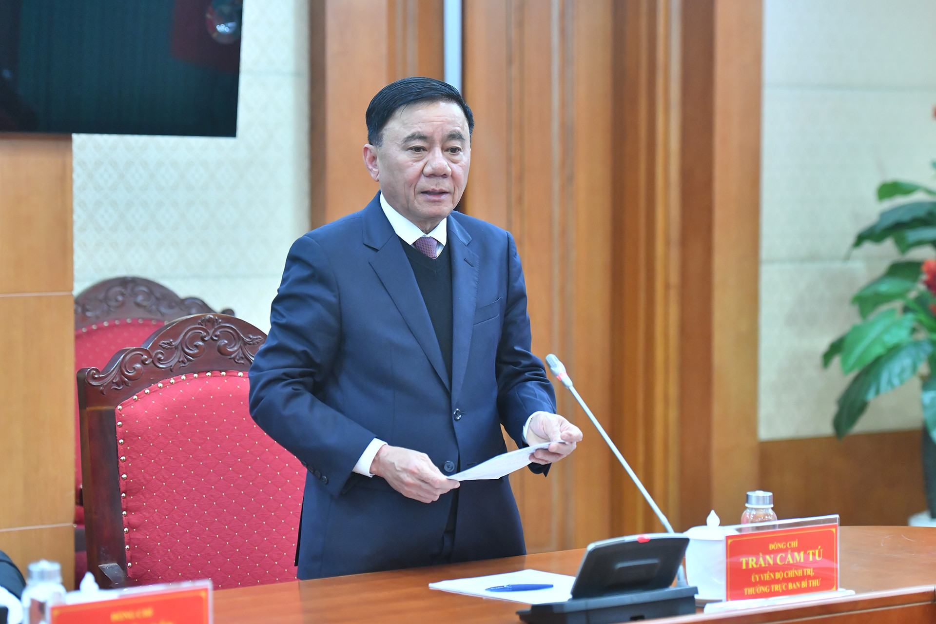 Đồng chí Trần Cẩm Tú, Ủy viên Bộ Chính trị, Thường trực Ban Bí thư, nguyên Chủ nhiệm Ủy ban Kiểm tra Trung ương phát biểu tại hội nghị.