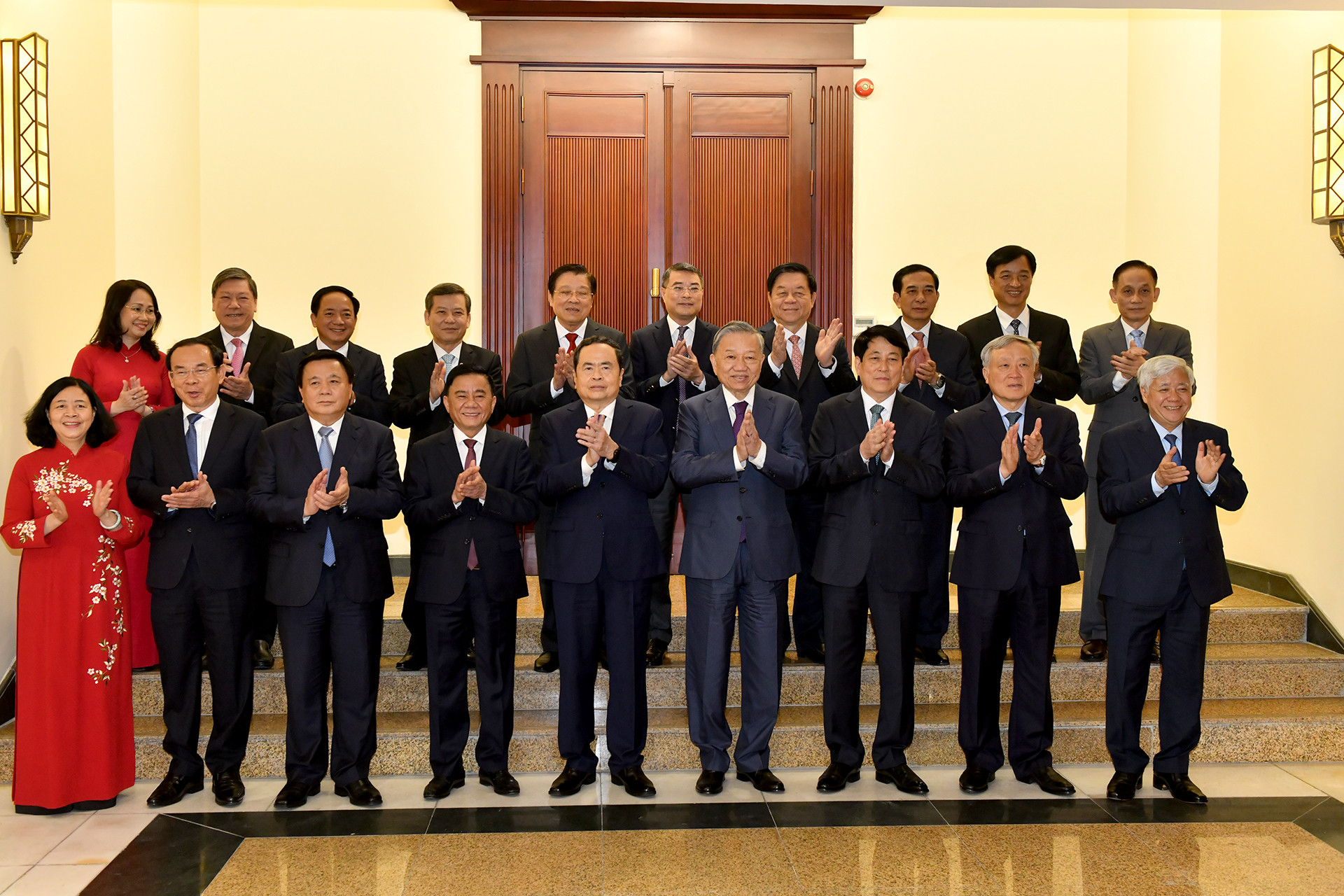 Các đồng chí lãnh đạo Đảng, Nhà nước dự lễ trao Quyết định.