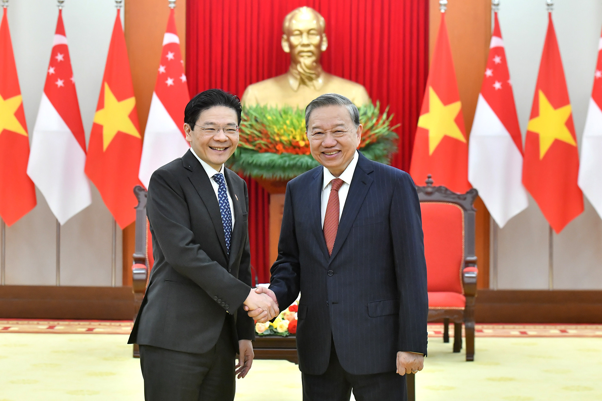 Tổng Bí thư Tô Lâm và Thủ tướng Cộng hòa Singapore, Tổng Thư ký Đảng PAP Lawrence Wong.