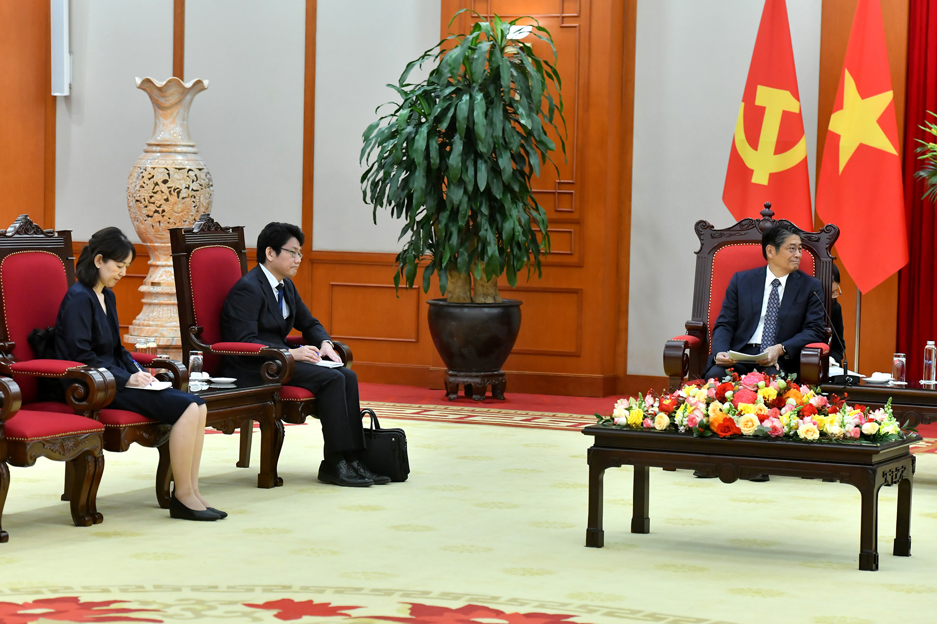 Đại sứ Ito Naoki và các đại biểu Nhật Bản.