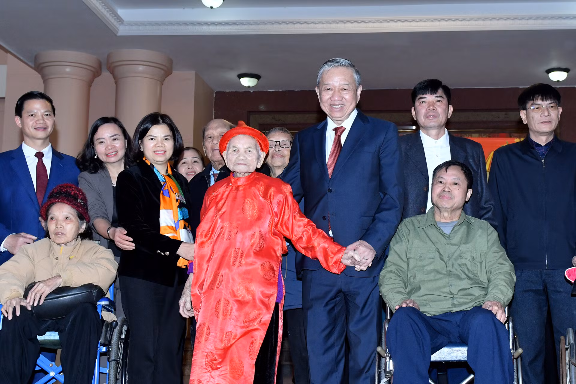 Tổng Bí thư Tô Lâm thăm hỏi, chúc Tết người có công tại tỉnh Bắc Ninh. Tổng Bí thư Tô Lâm thăm hỏi, chúc Tết người có công tại tỉnh Bắc Ninh.