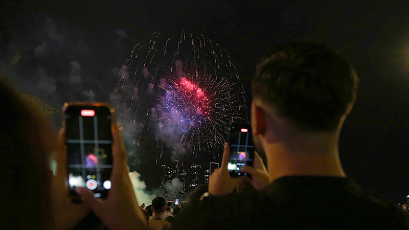 Những chùm pháo hoa bay ngợp trời Thành phố Hồ Chí Minh chào mừng Quốc khánh 2/9.