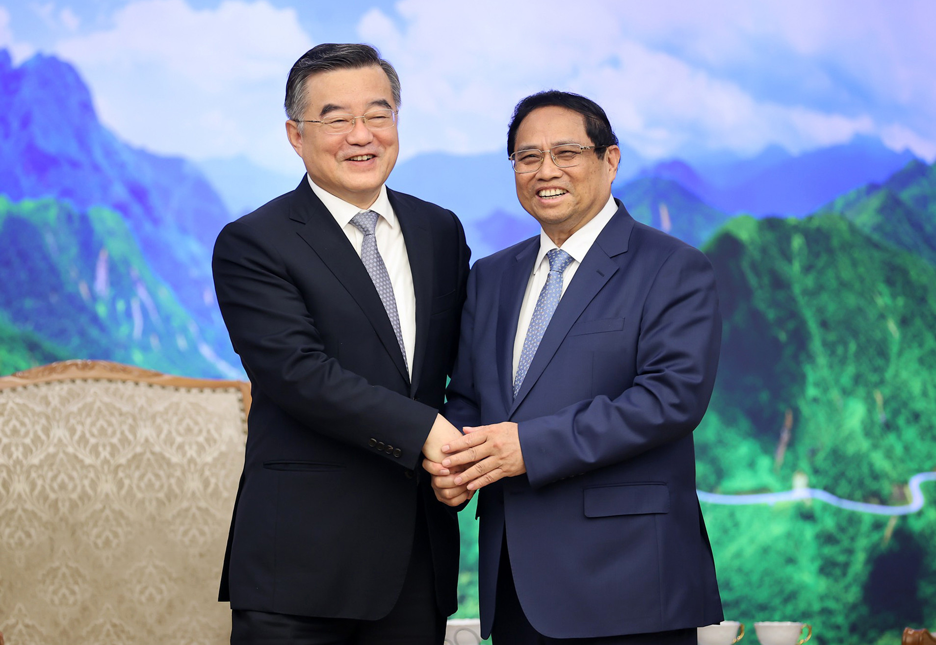 Thủ tướng Phạm Minh Chính tiếp Phó Ủy viên trưởng Ủy ban thường vụ Đại hội đại biểu Nhân dân toàn quốc Trung Quốc Trương Khánh Vĩ.