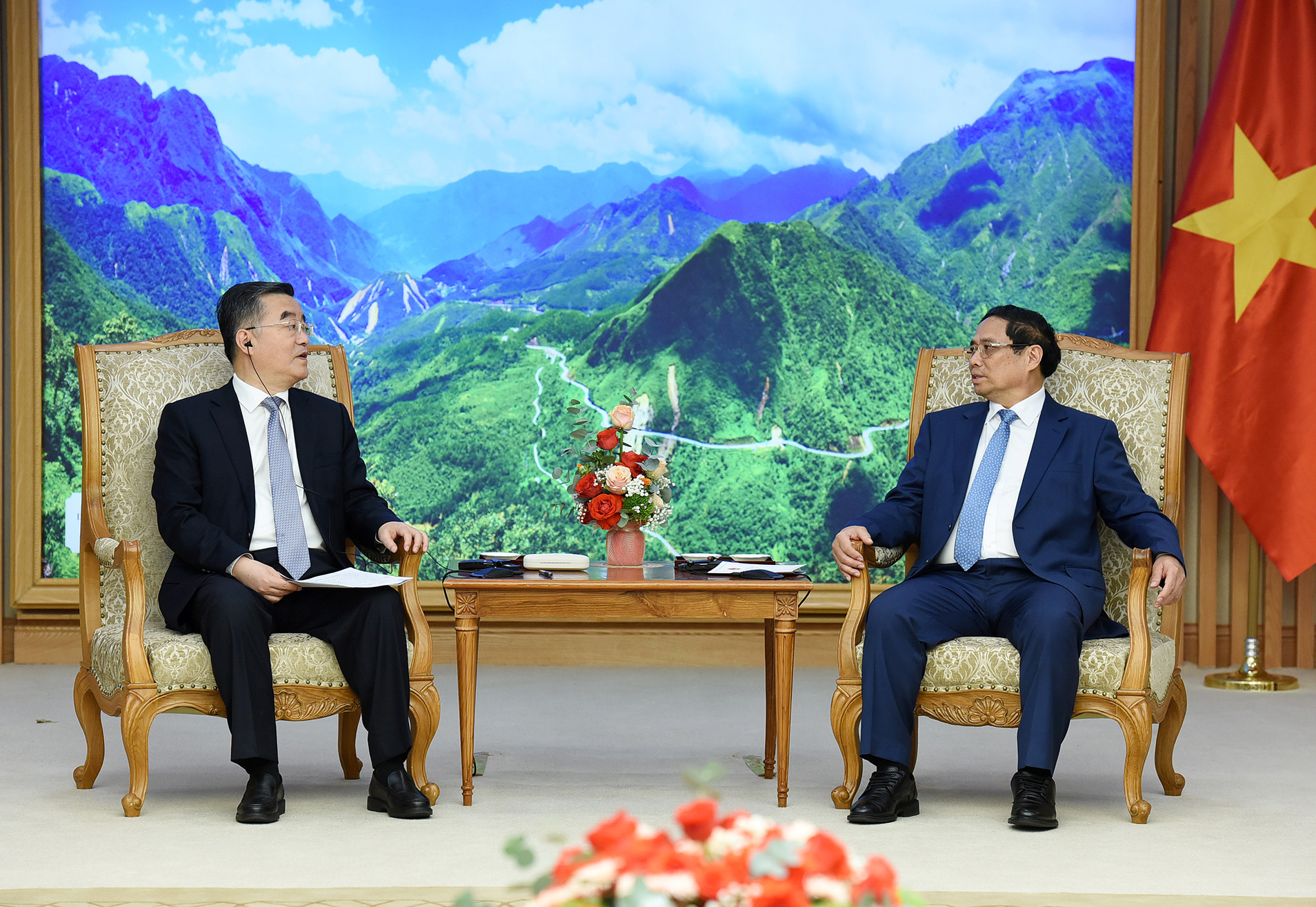 Thủ tướng Phạm Minh Chính tiếp Phó Ủy viên trưởng Ủy ban thường vụ Đại hội đại biểu Nhân dân toàn quốc Trung Quốc Trương Khánh Vĩ.