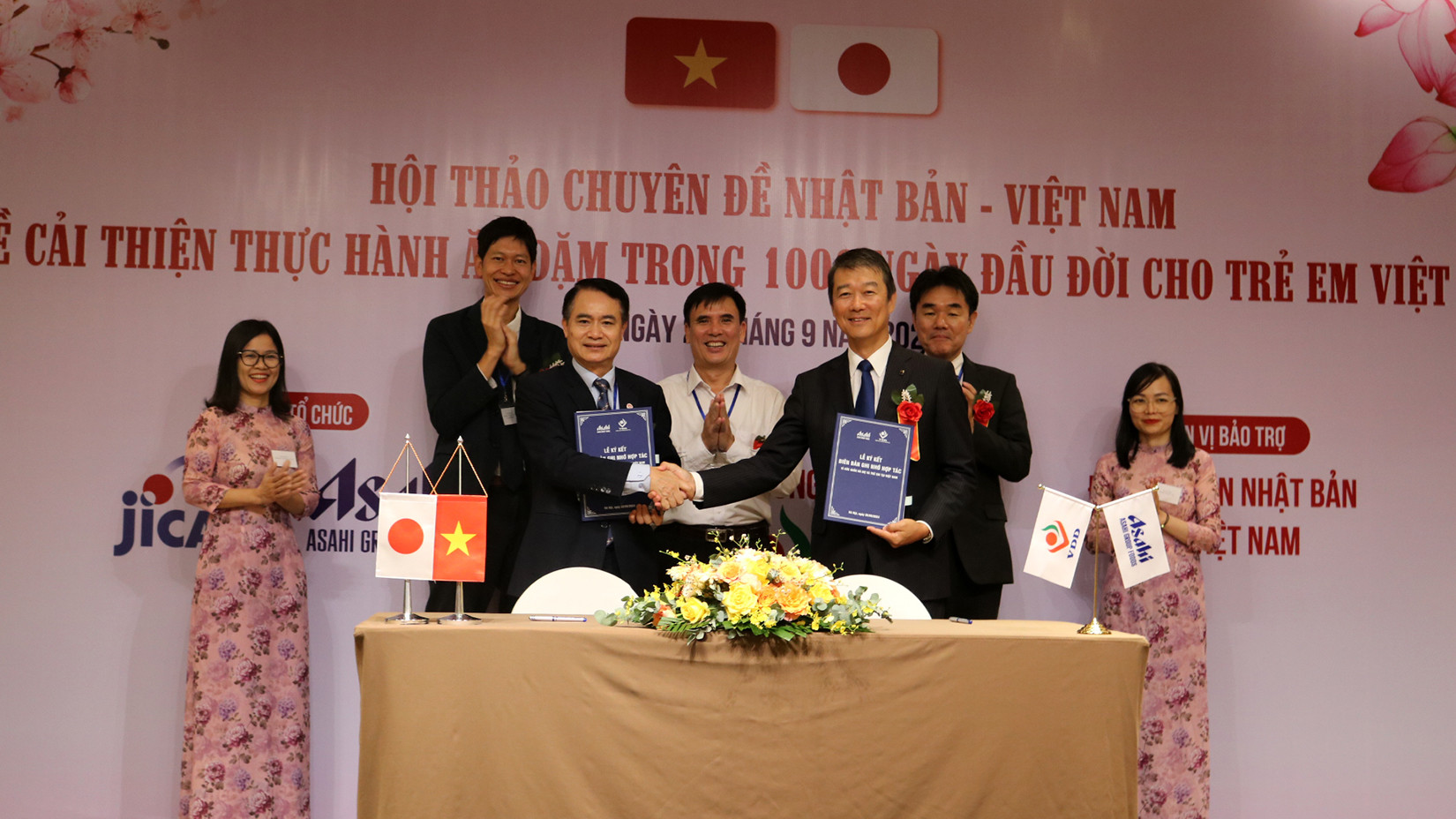 Ký Biên bản thỏa thuận giữa Viện Dinh dưỡng quốc gia và Công ty Asahi Group Foods.