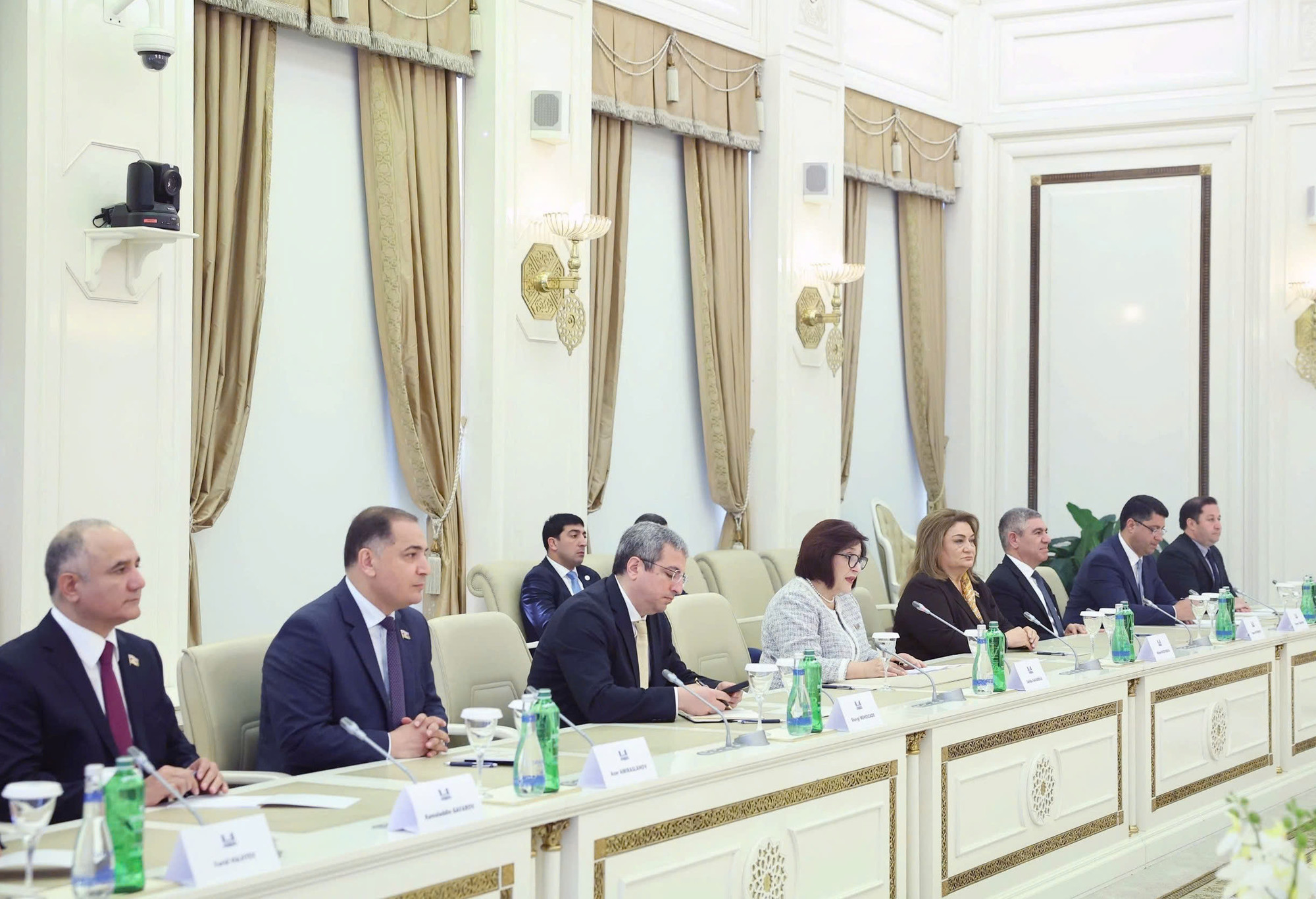 Chủ tịch Quốc hội Sahiba Gafarova và đoàn Azerbaijan tại cuộc hội kiến Tổng Bí thư Tô Lâm.