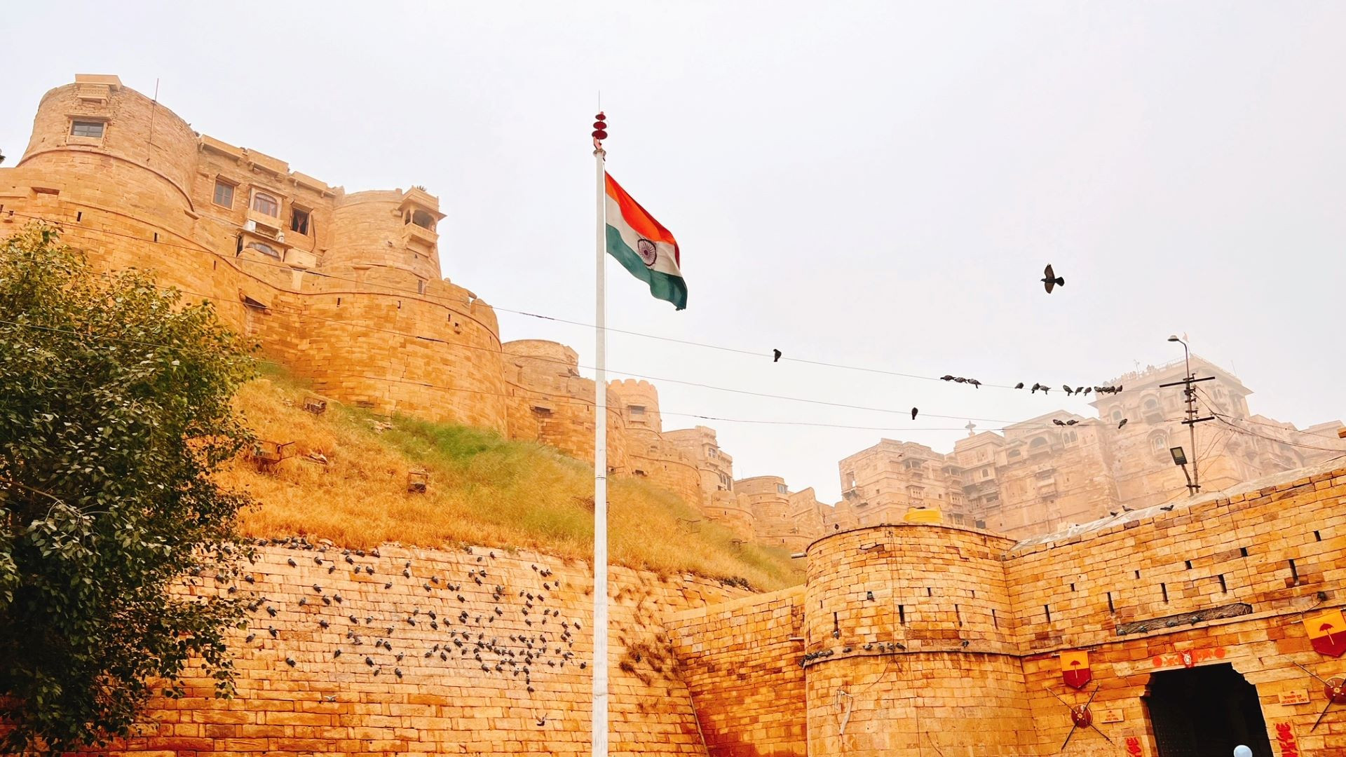 Jaisalmer- "Kho báu" sau bức tường vàng ảnh 1