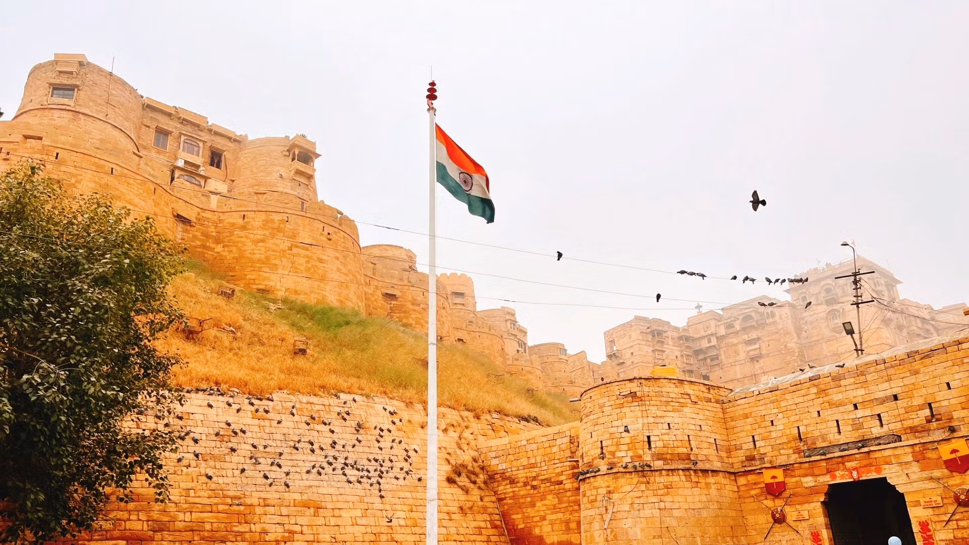 Jaisalmer- "Kho báu" sau bức tường vàng ảnh 1