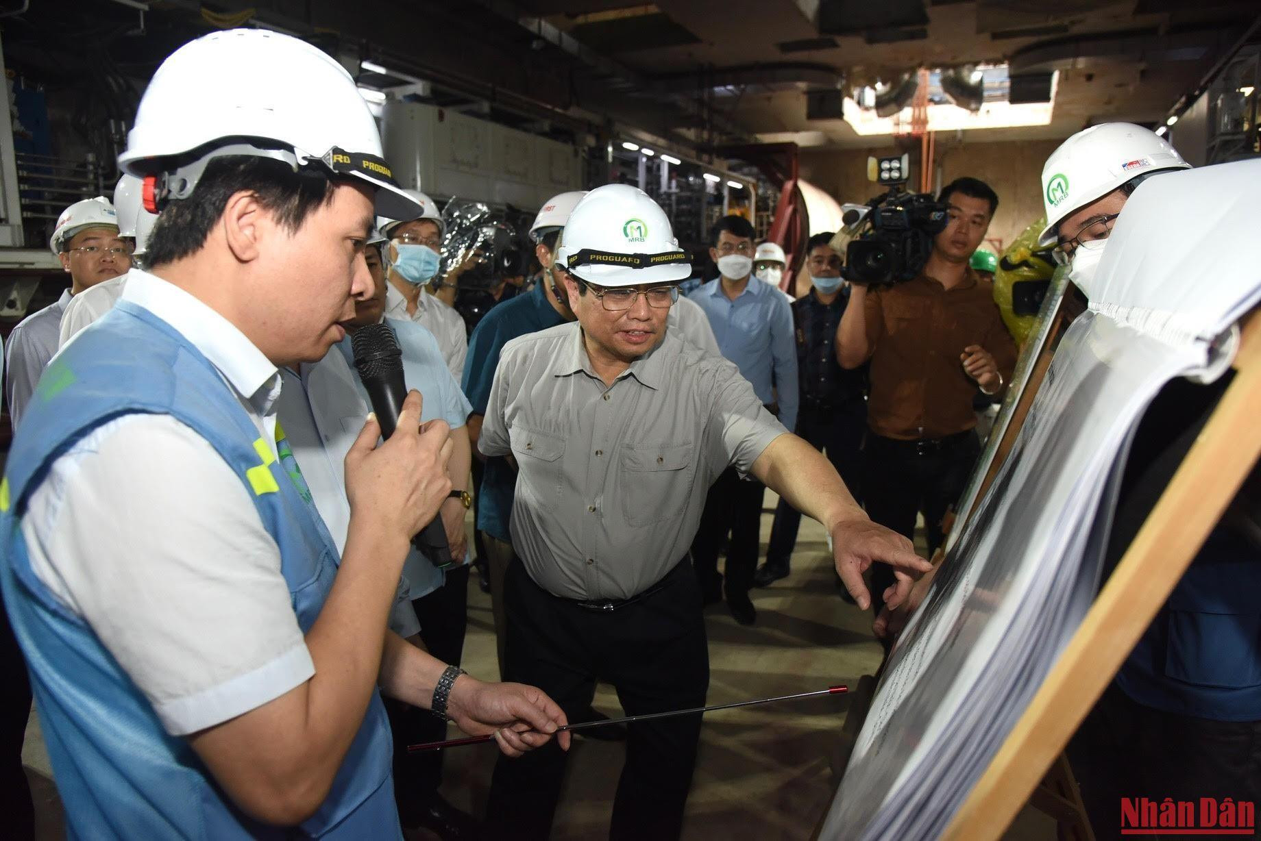 Thủ tướng Phạm Minh Chính kiểm tra khu vực thi công ga S9-Kim Mã.