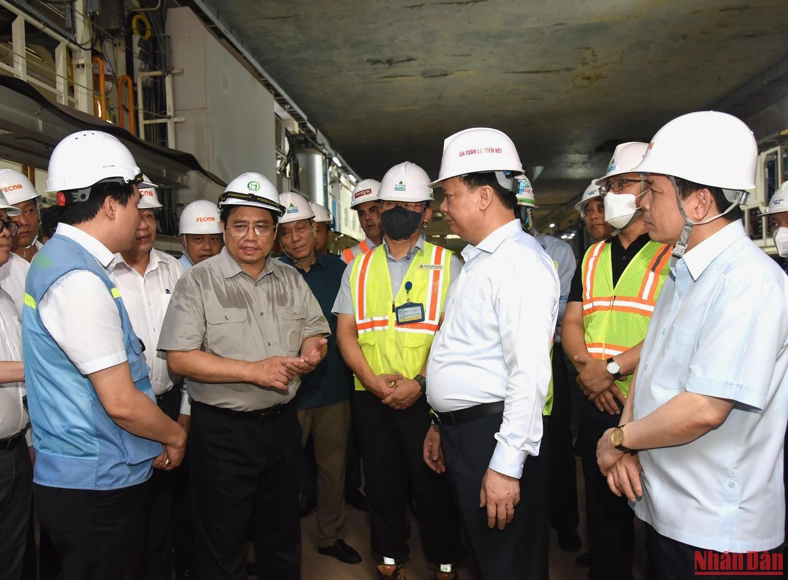 Thủ tướng Phạm Minh Chính kiểm tra khu vực thi công ga S9-Kim Mã.