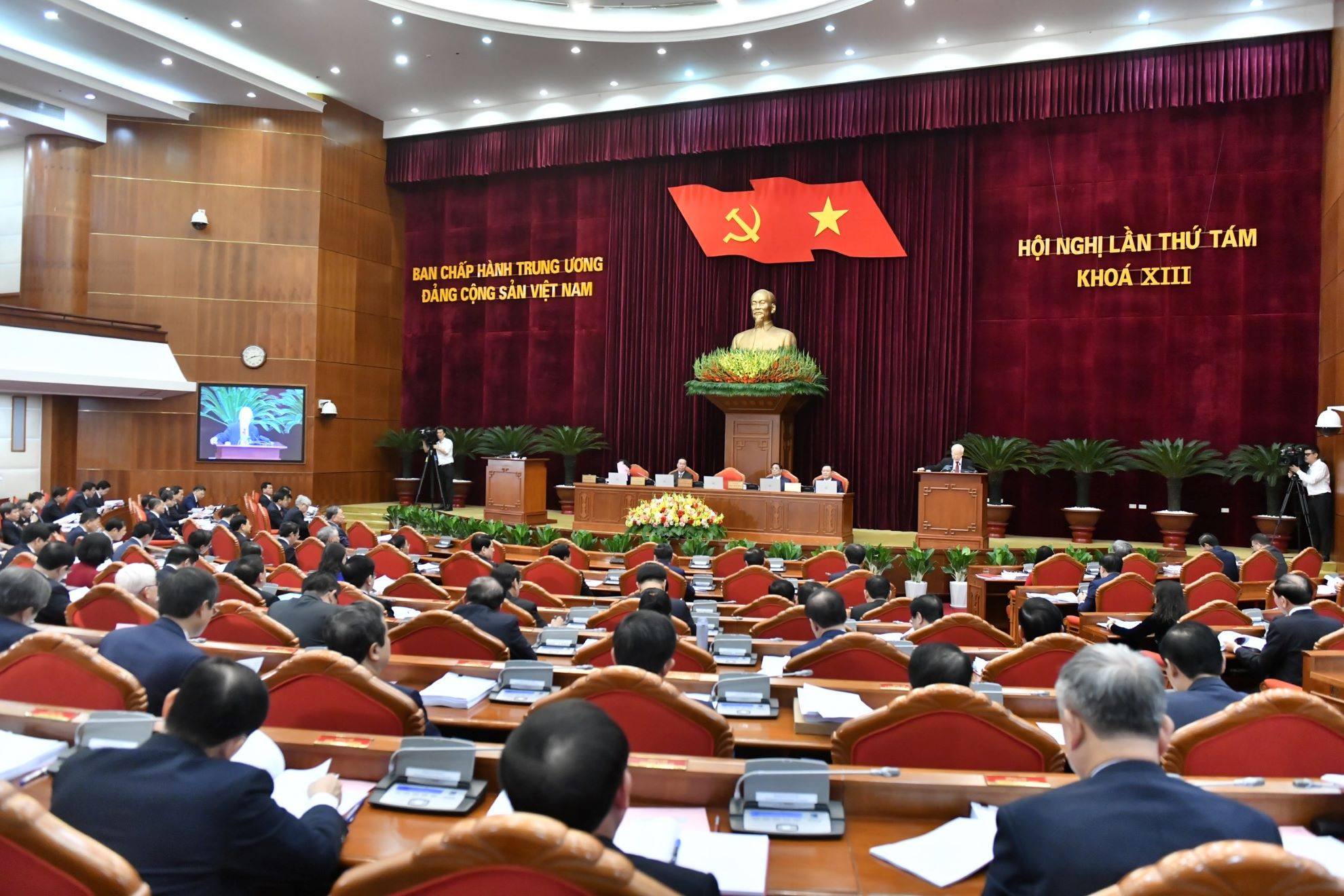 Tổng Bí thư Nguyễn Phú Trọng phát biểu khai mạc Hội nghị. Tổng Bí thư Nguyễn Phú Trọng phát biểu khai mạc Hội nghị.