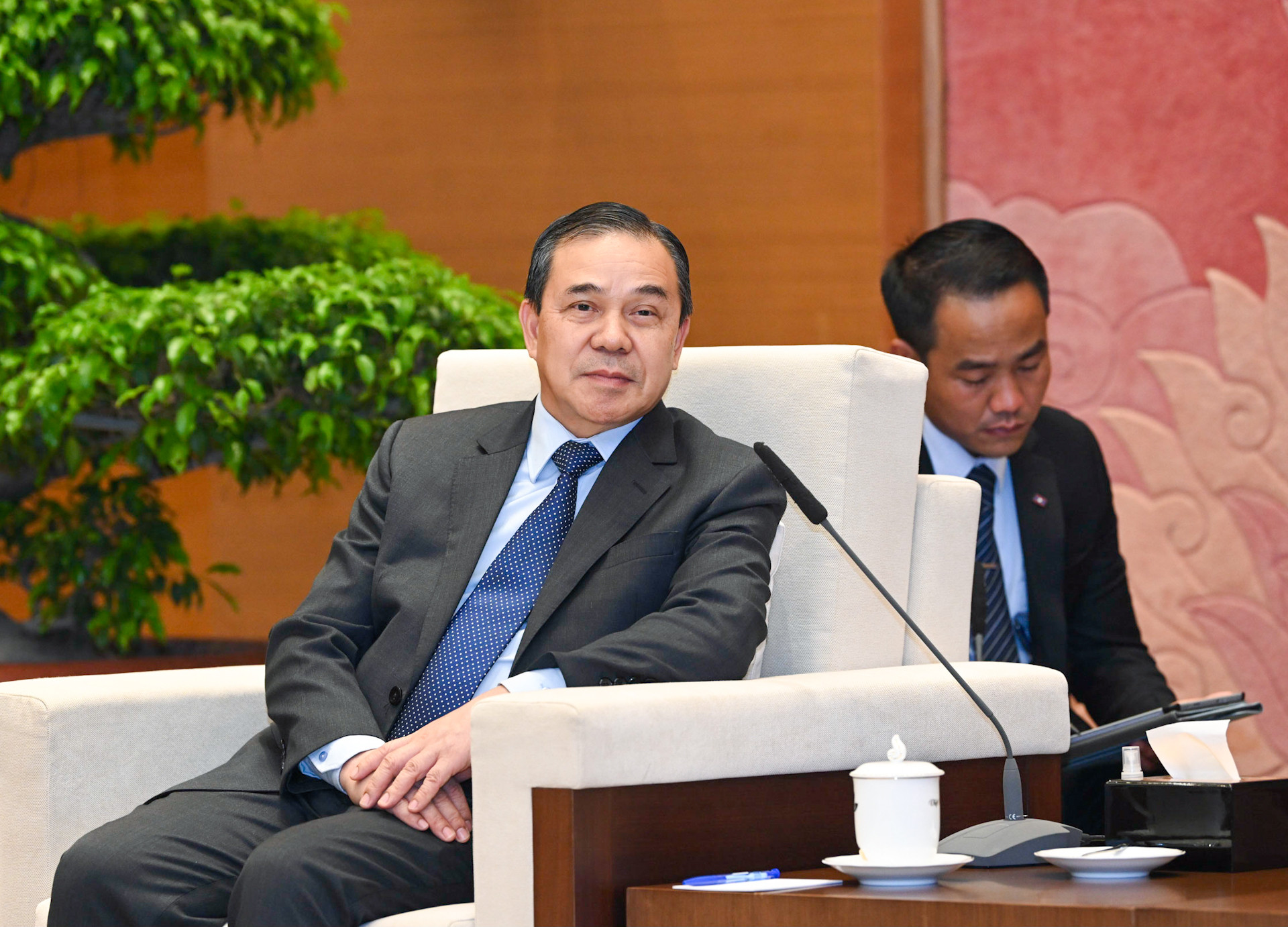 Đại sứ Lào Sengphet Houngboungnuang phát biểu tại buổi tiếp.