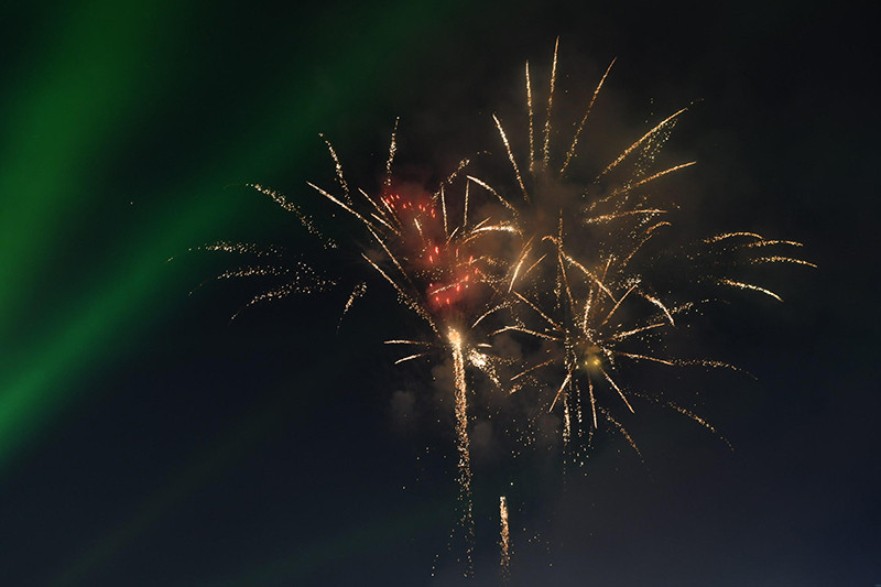 Màn bắn pháo hoa tầm thấp phục vụ nhân dân và du khách tại Lễ khai mạc Năm Du lịch quốc gia Điện Biên và Lễ hội Hoa ban năm 2024. Màn bắn pháo hoa tầm thấp phục vụ nhân dân và du khách tại Lễ khai mạc Năm Du lịch quốc gia Điện Biên và Lễ hội Hoa ban năm 2024.