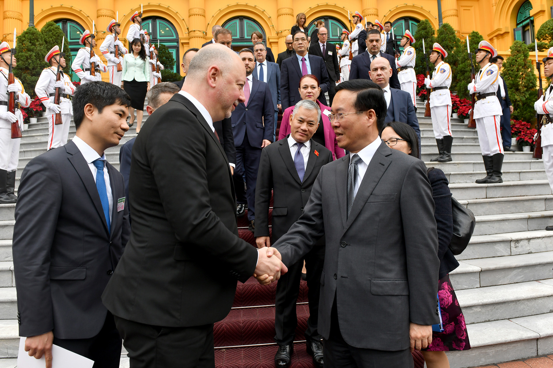 Chủ tịch nước Võ Văn Thưởng tiễn Chủ tịch Quốc hội Bulgaria Rossen Dimitrov Jeliazkov.